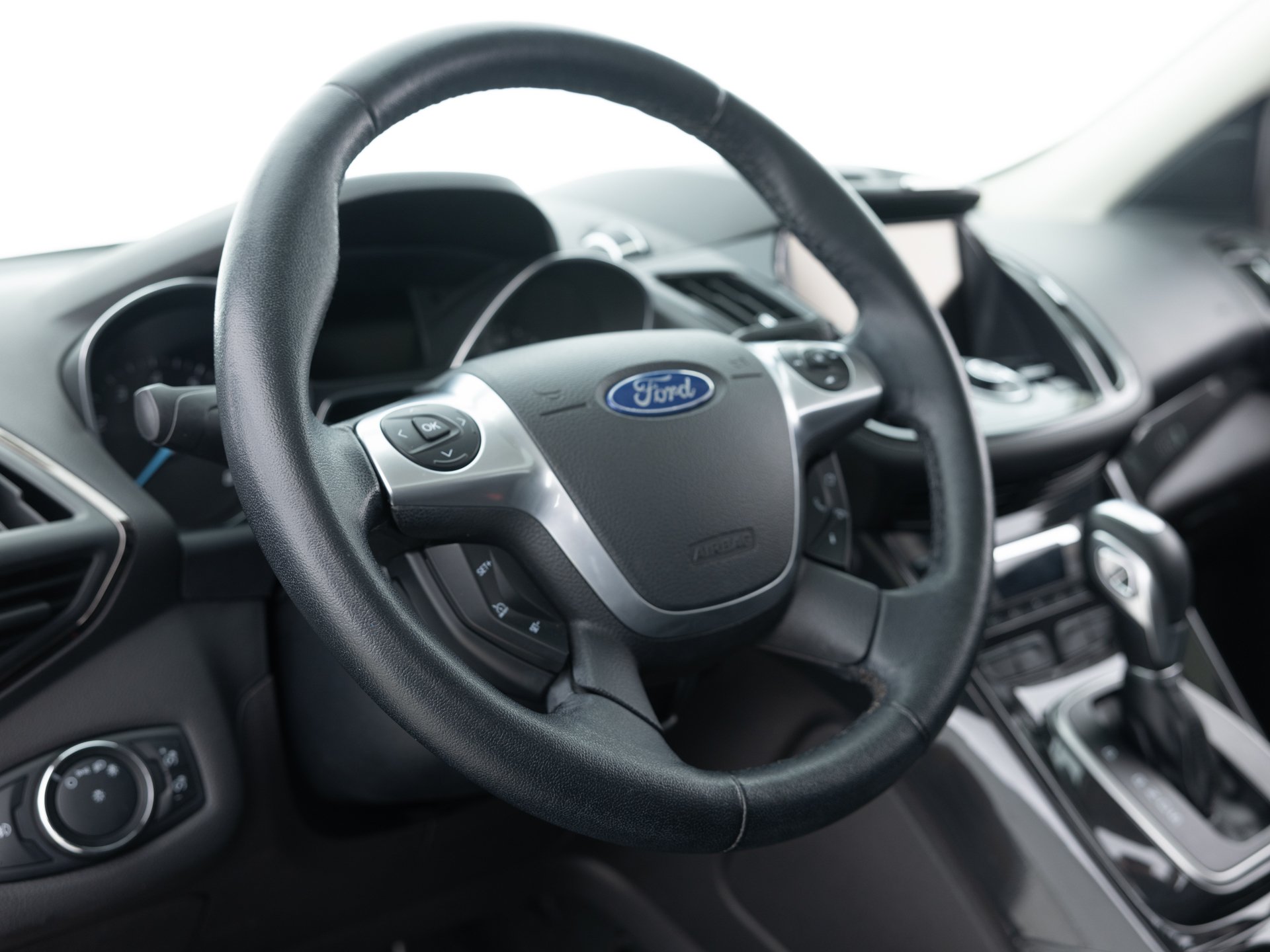 black ford escape se 15