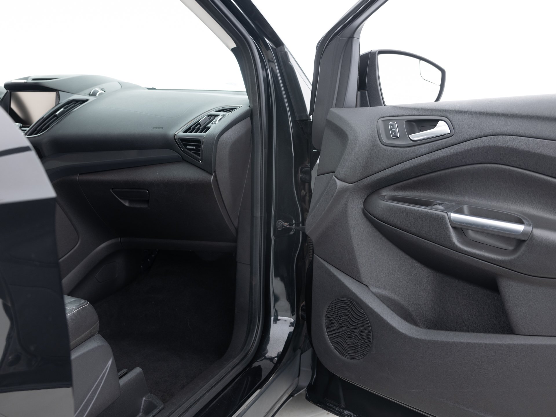 black ford escape se 20