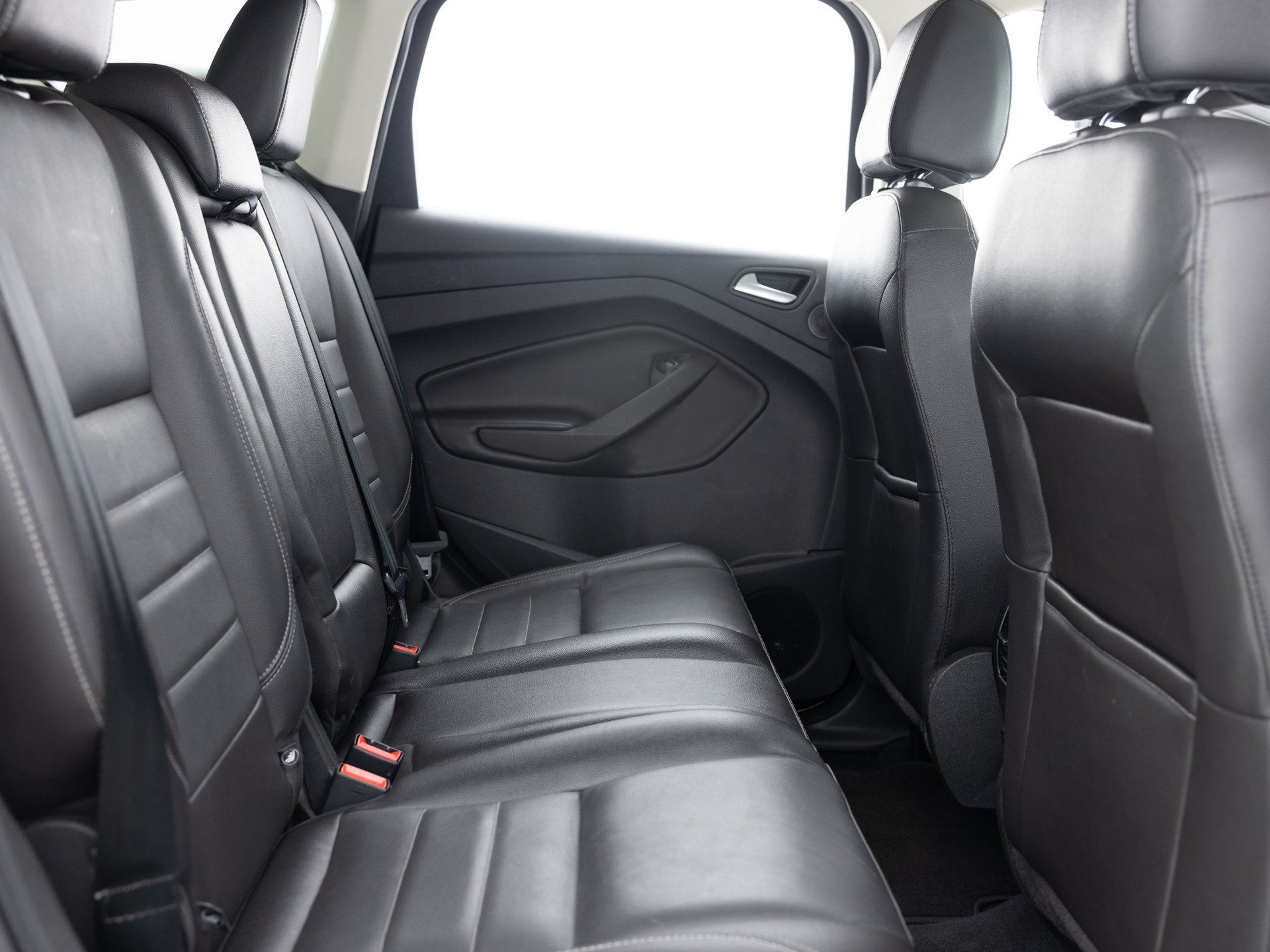 black ford escape se 21