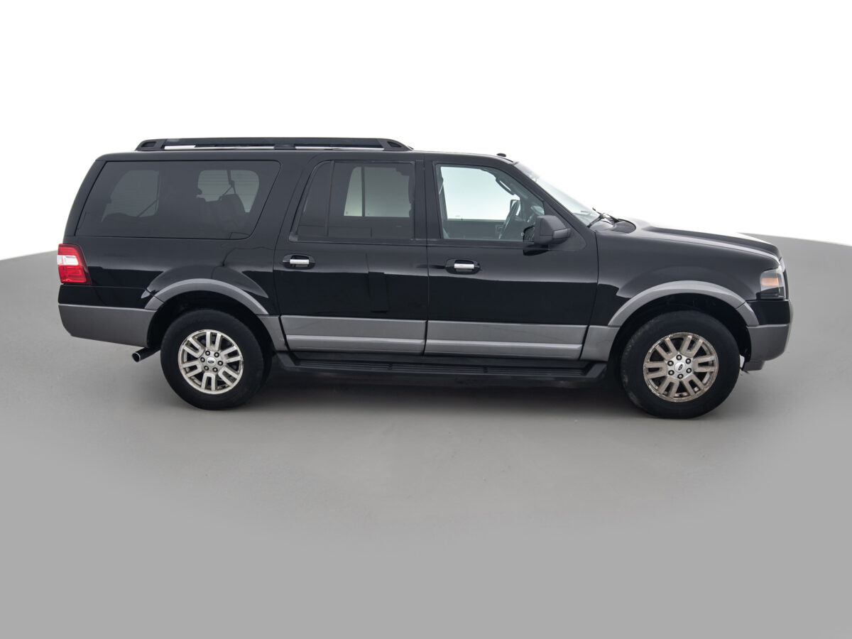 USED 2011 FORD EXPEDITION • XLT | 4WD • 5.4L V8