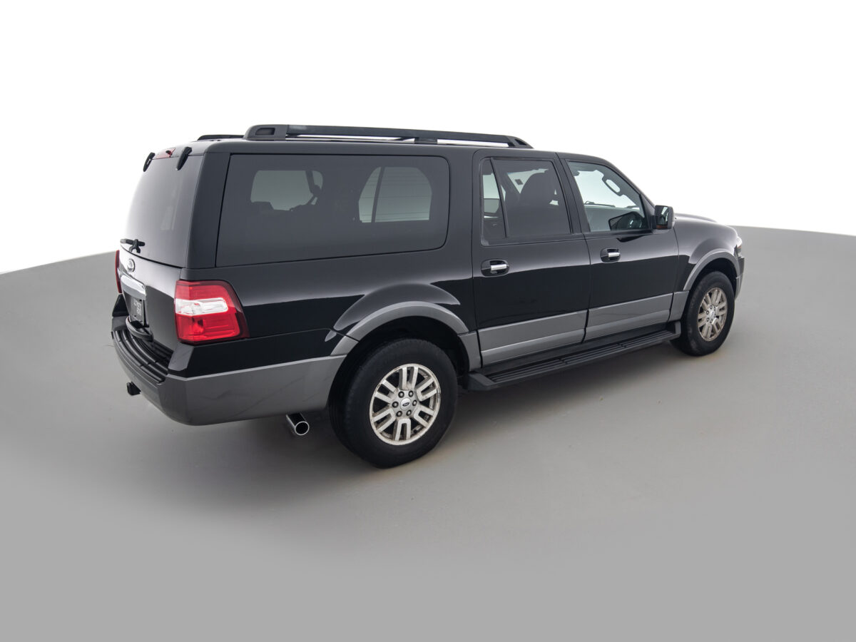 USED 2011 FORD EXPEDITION • XLT | 4WD • 5.4L V8