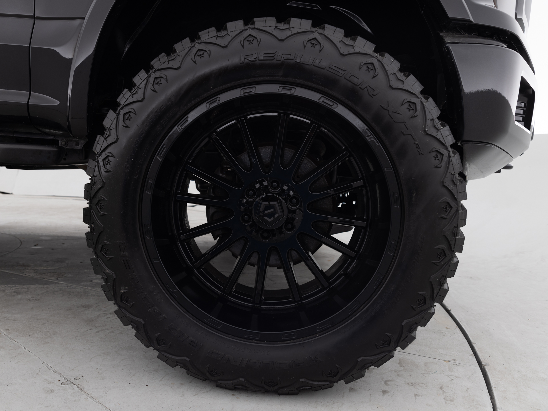 Used Black Ford F-150 XLT-9 for Sale