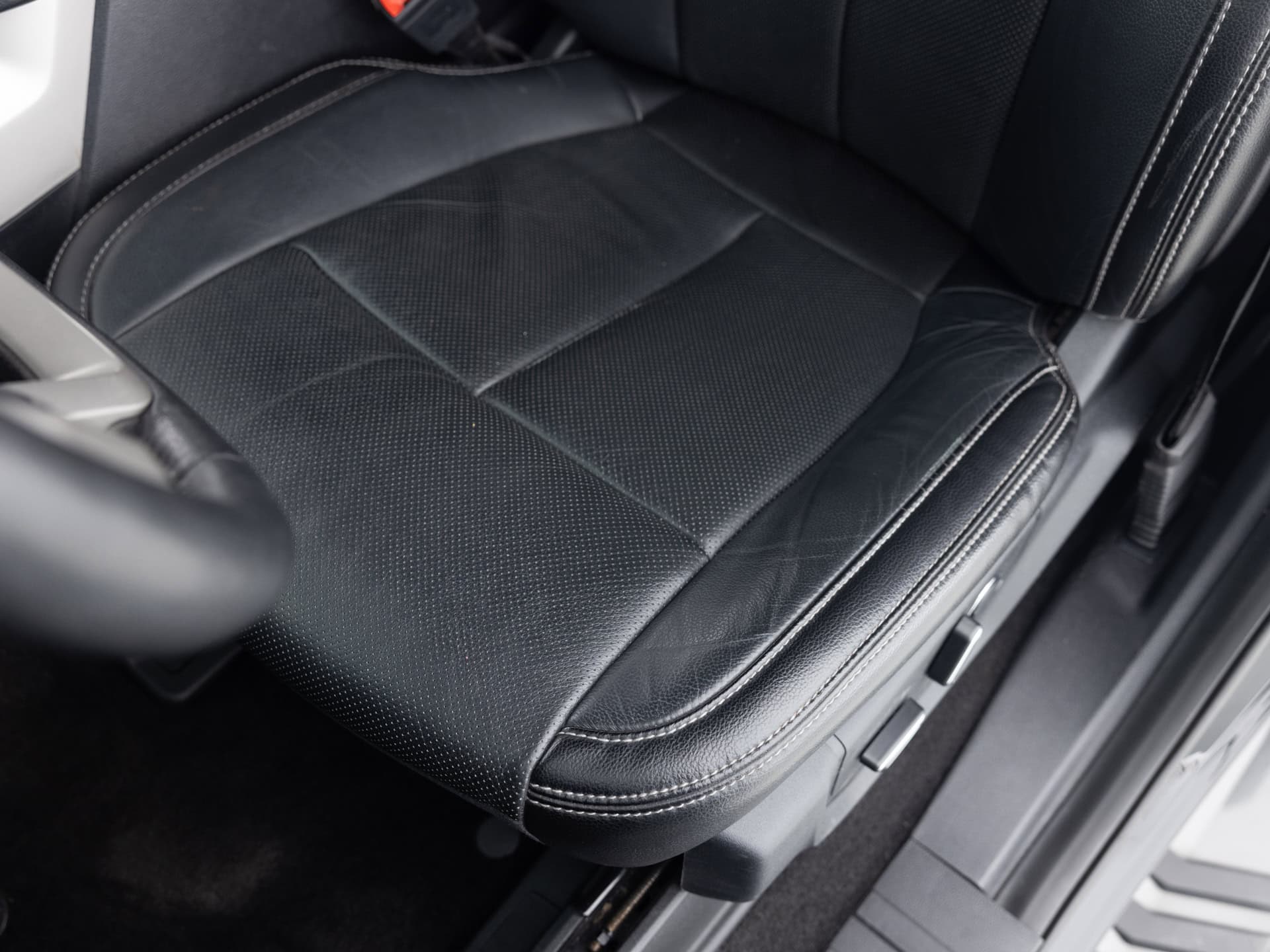 black ford f150 lariat 15