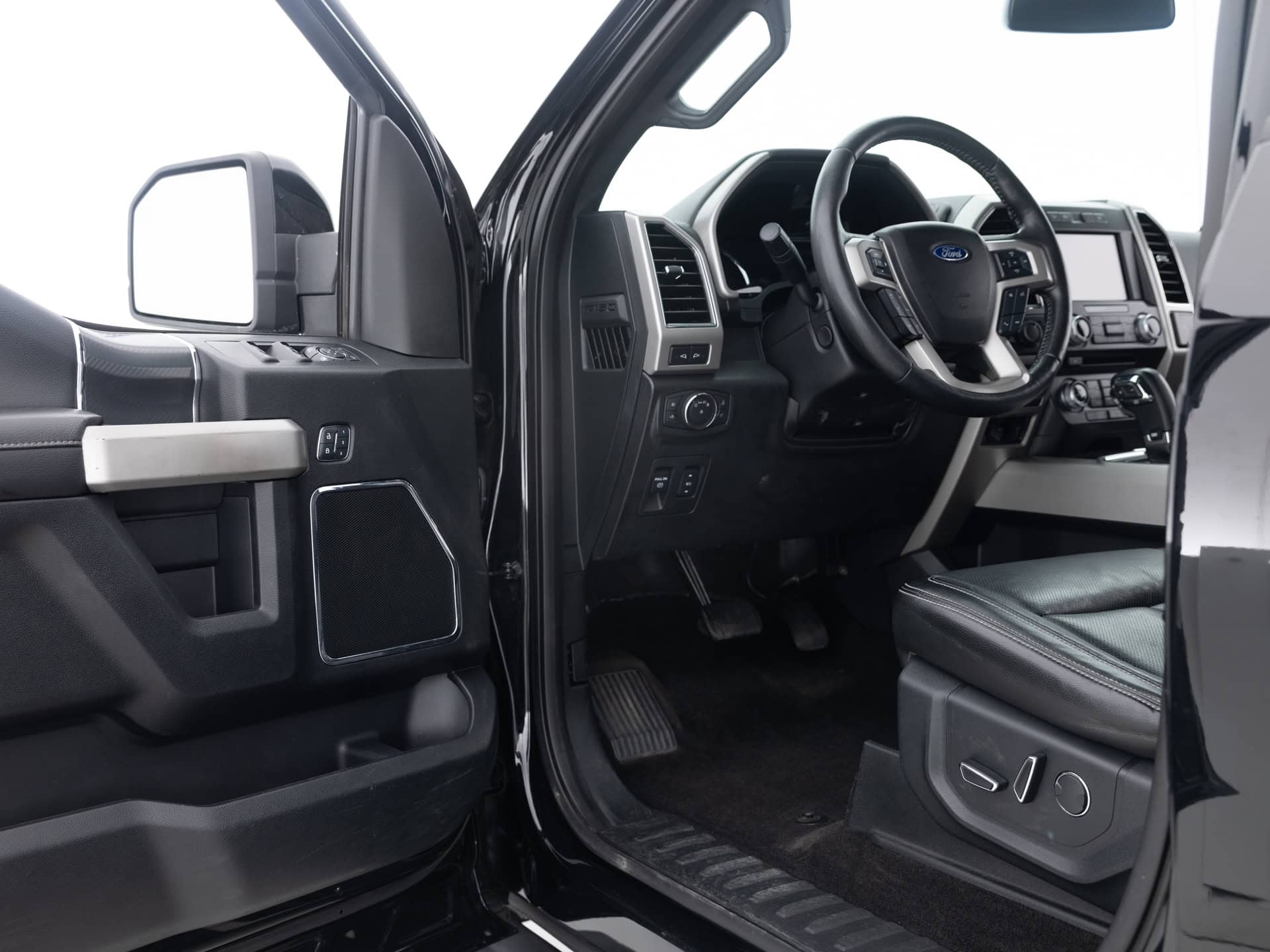 black ford f150 lariat 18