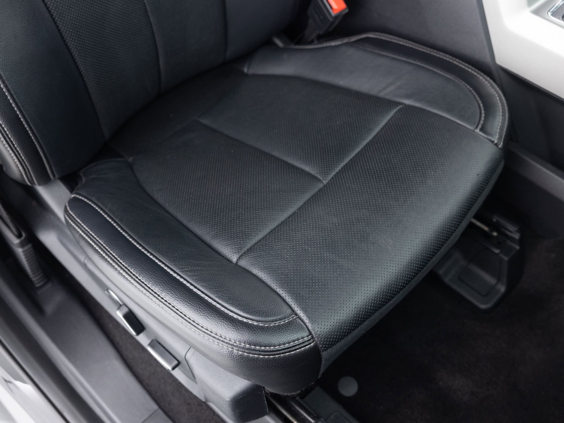 black ford f150 lariat 19
