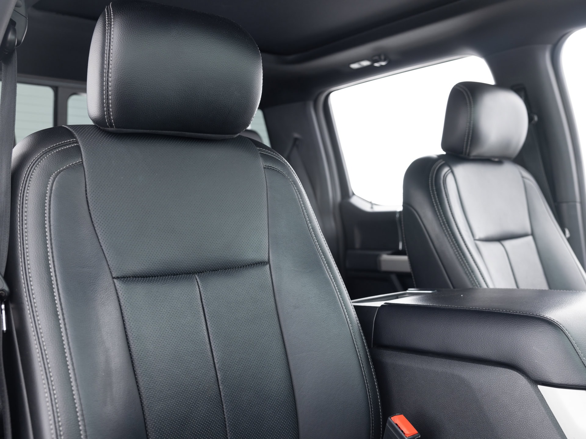 black ford f150 lariat 20