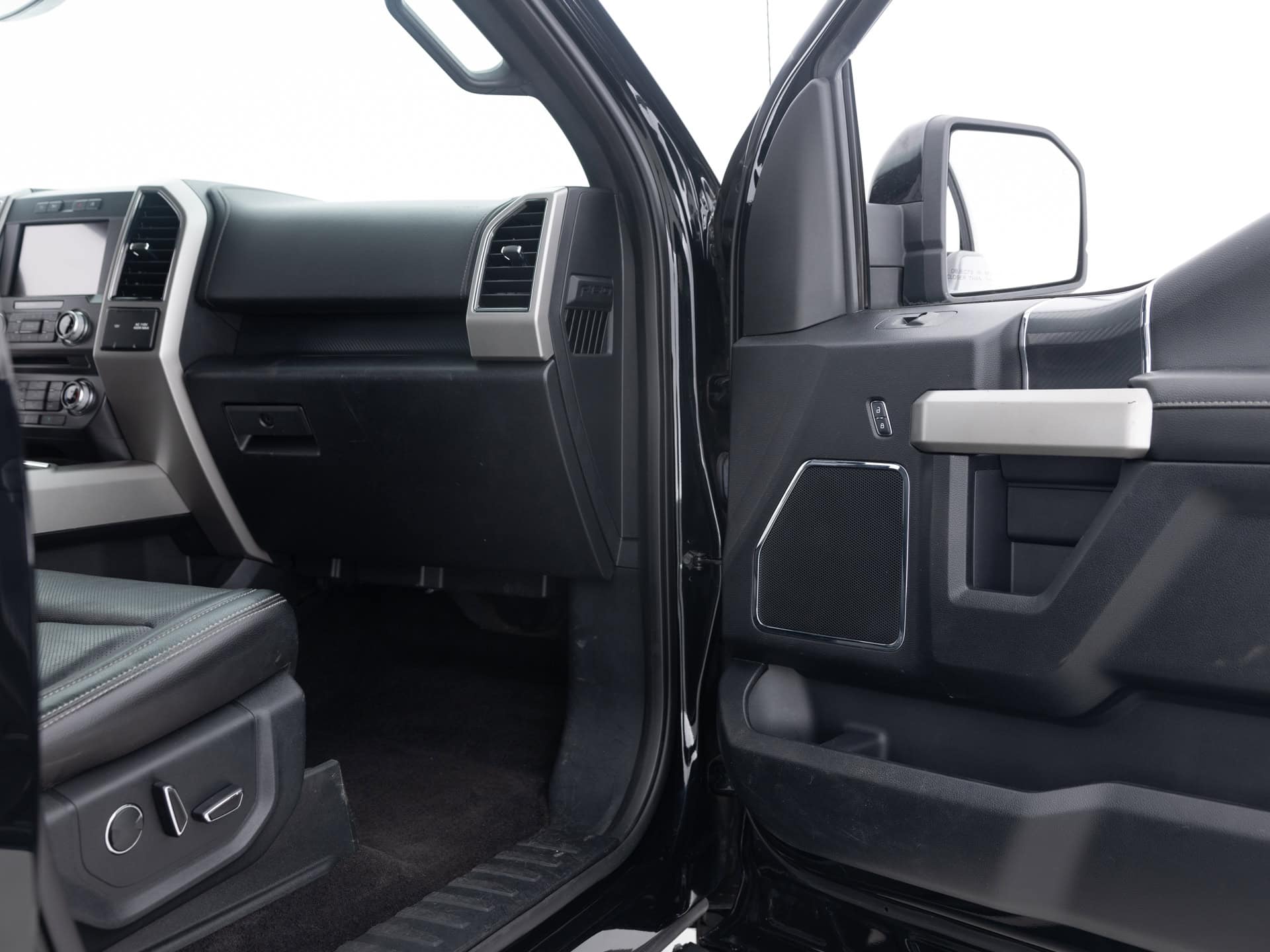 black ford f150 lariat 22
