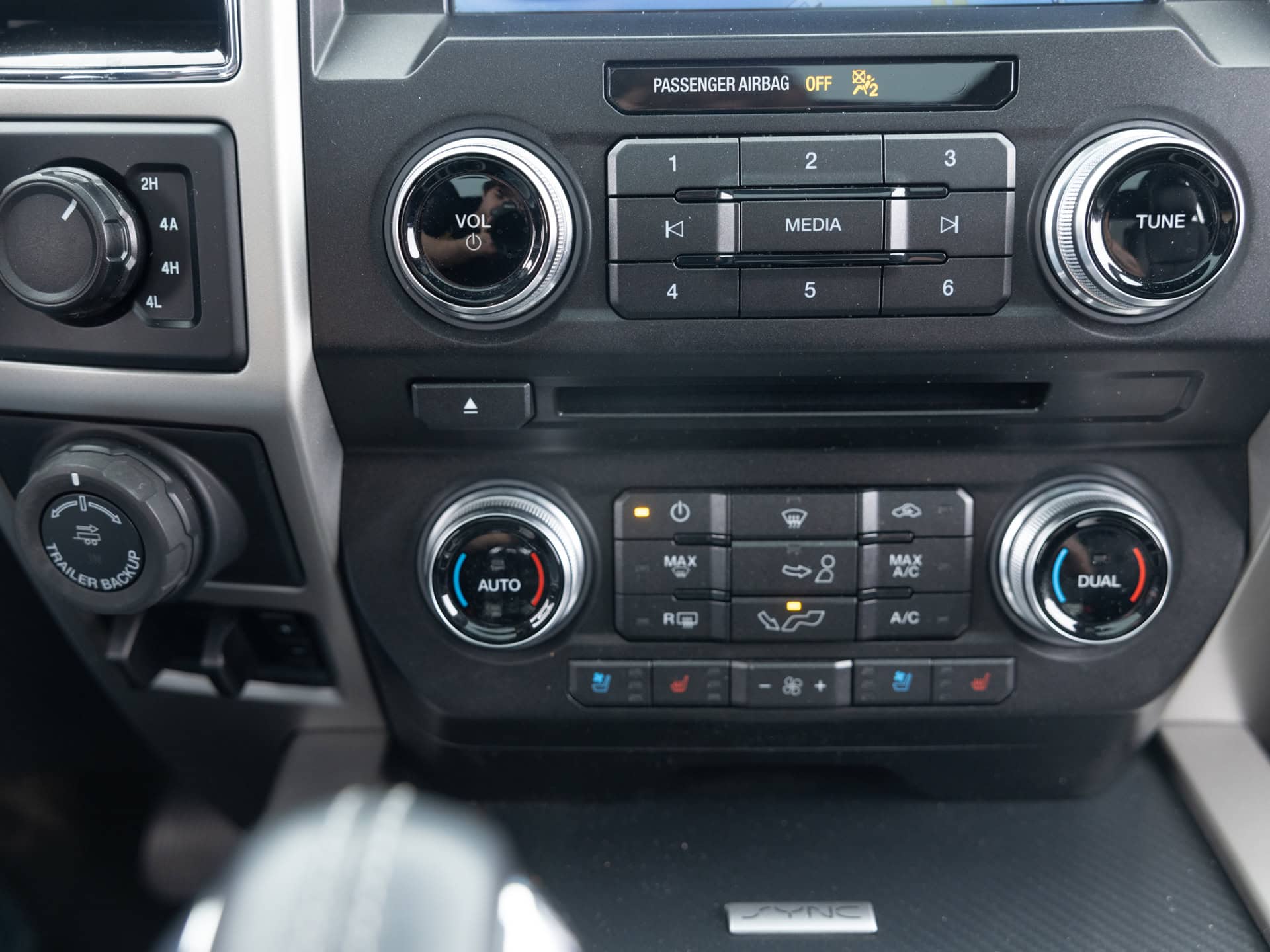 black ford f150 lariat 30