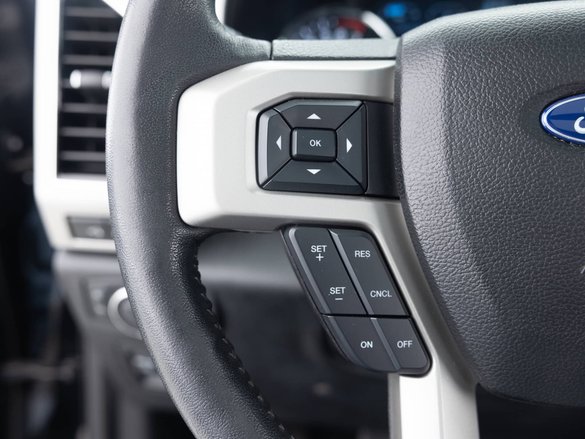 black ford f150 lariat 32