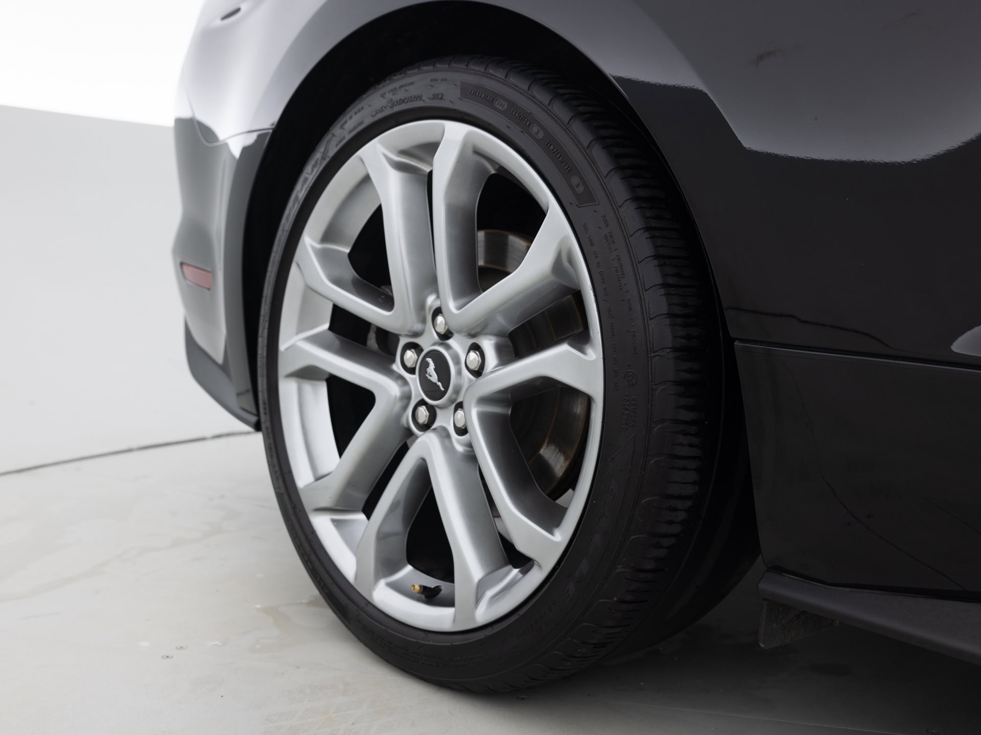 black ford mustang gt prem 11