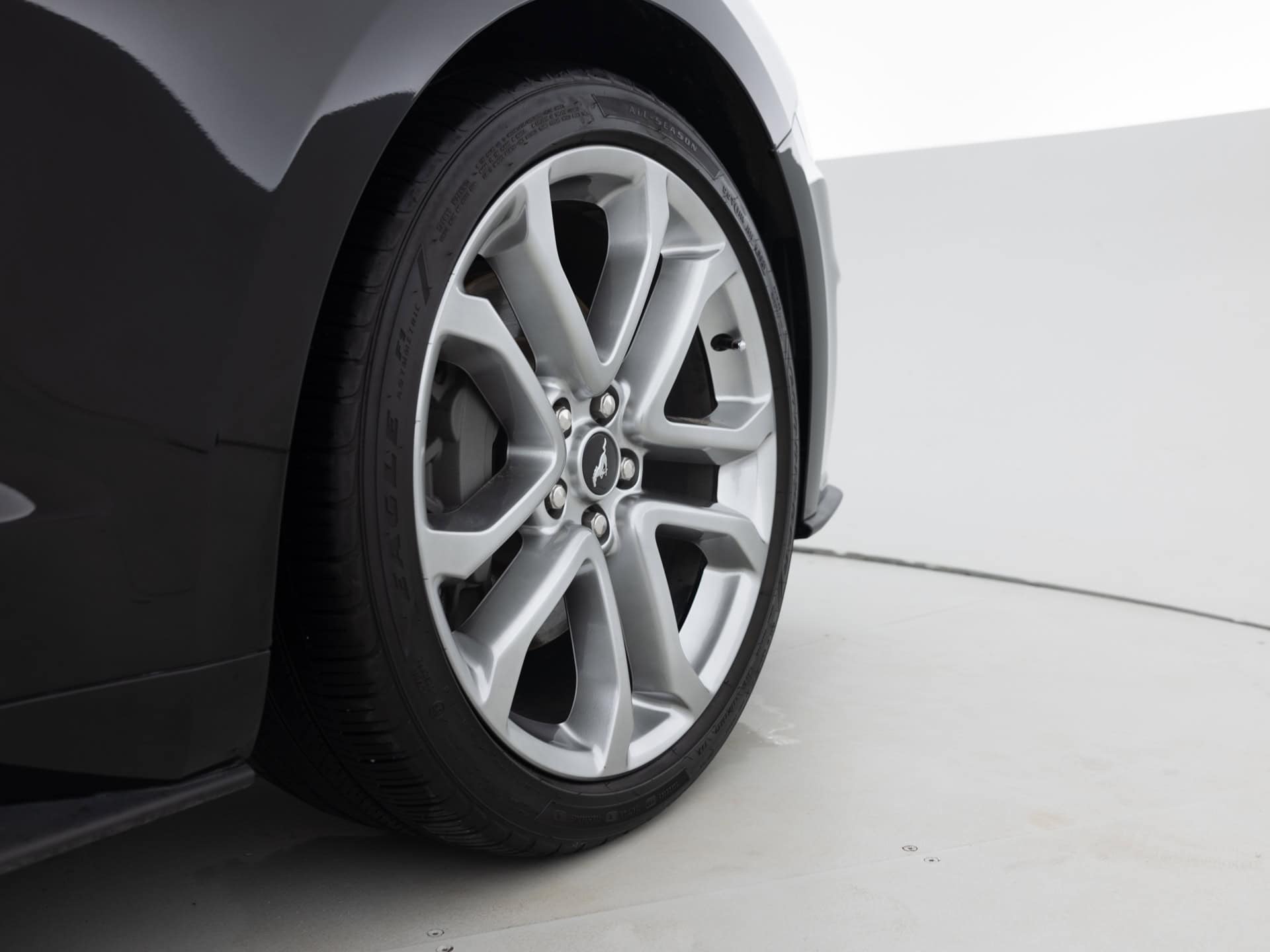black ford mustang gt prem 12