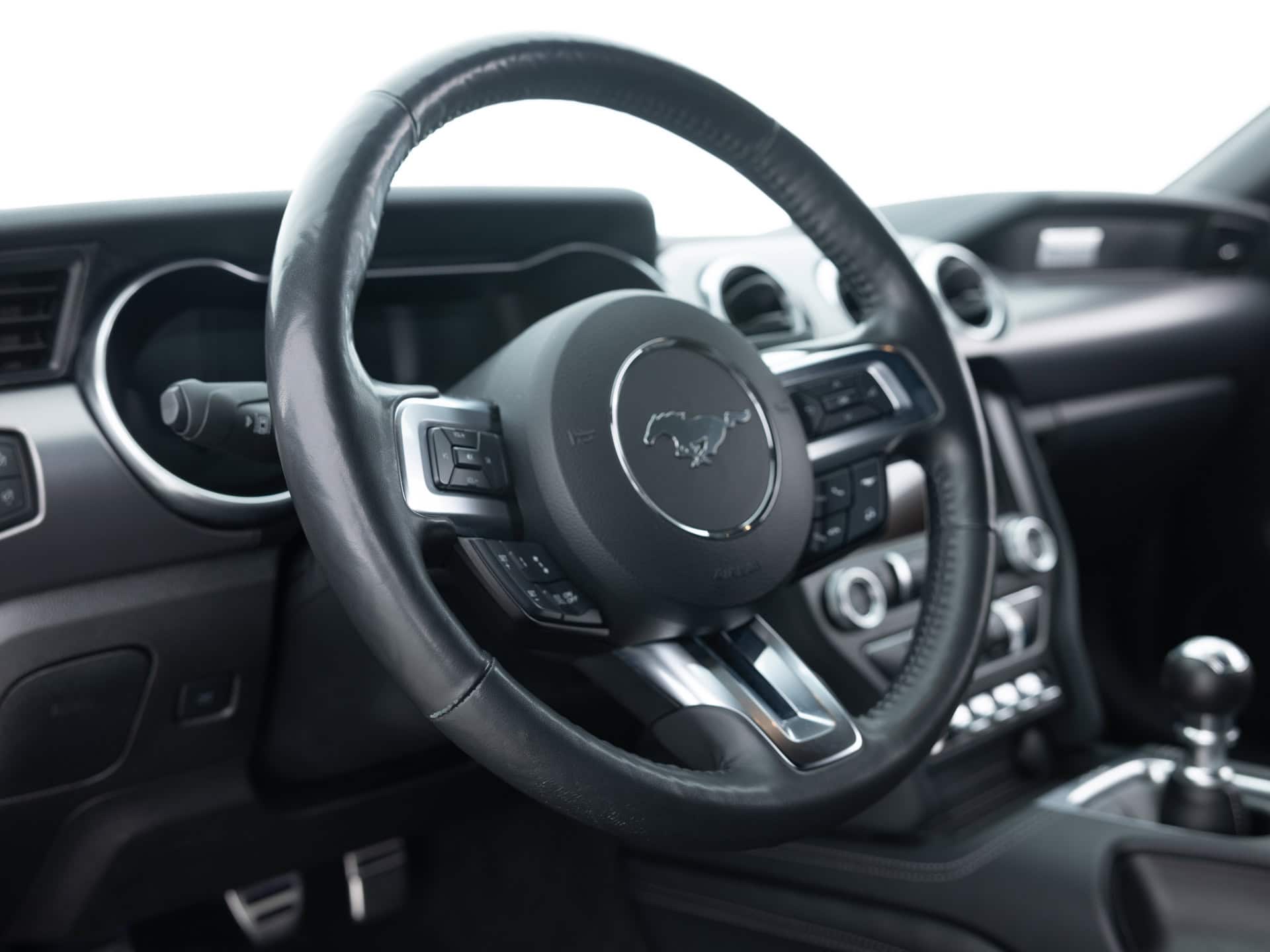 black ford mustang gt prem 15