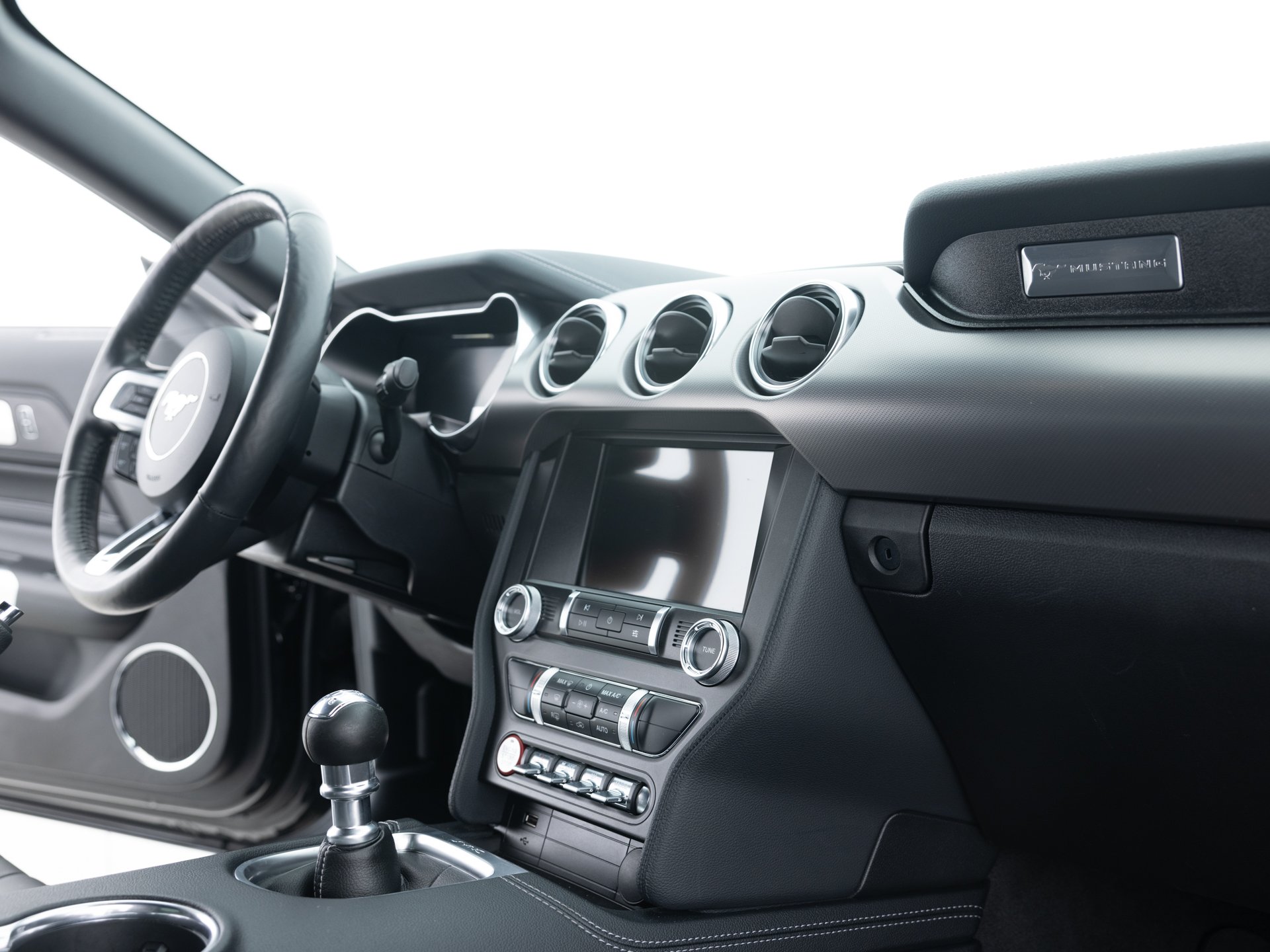 black ford mustang gt prem 19