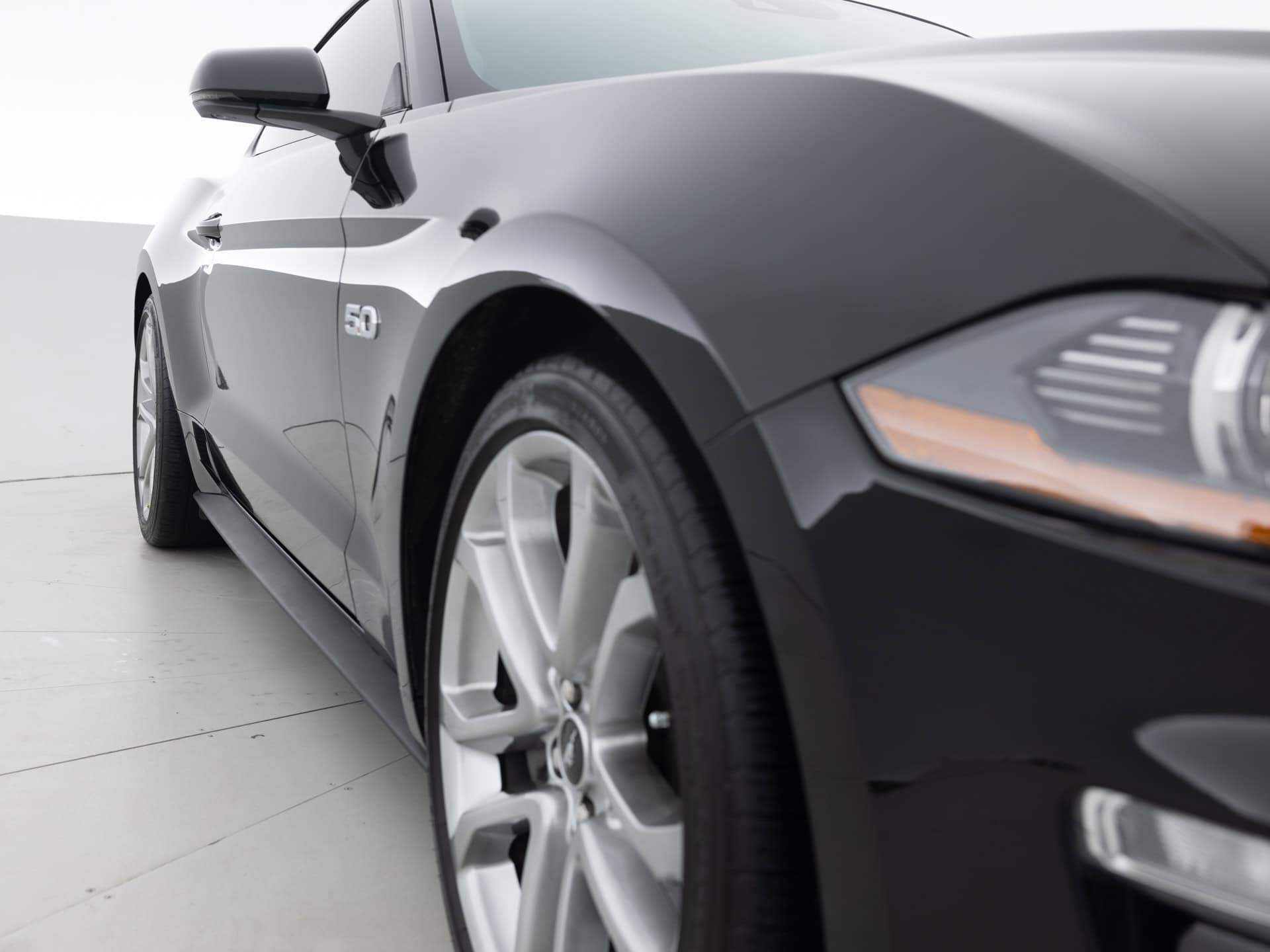 black ford mustang gt prem 4