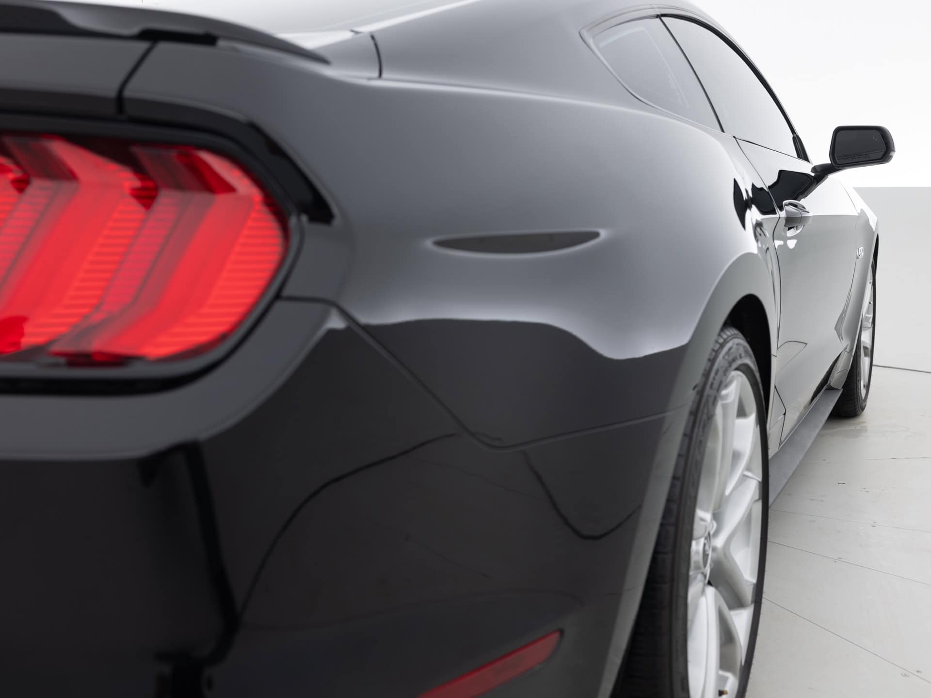black ford mustang gt prem 5