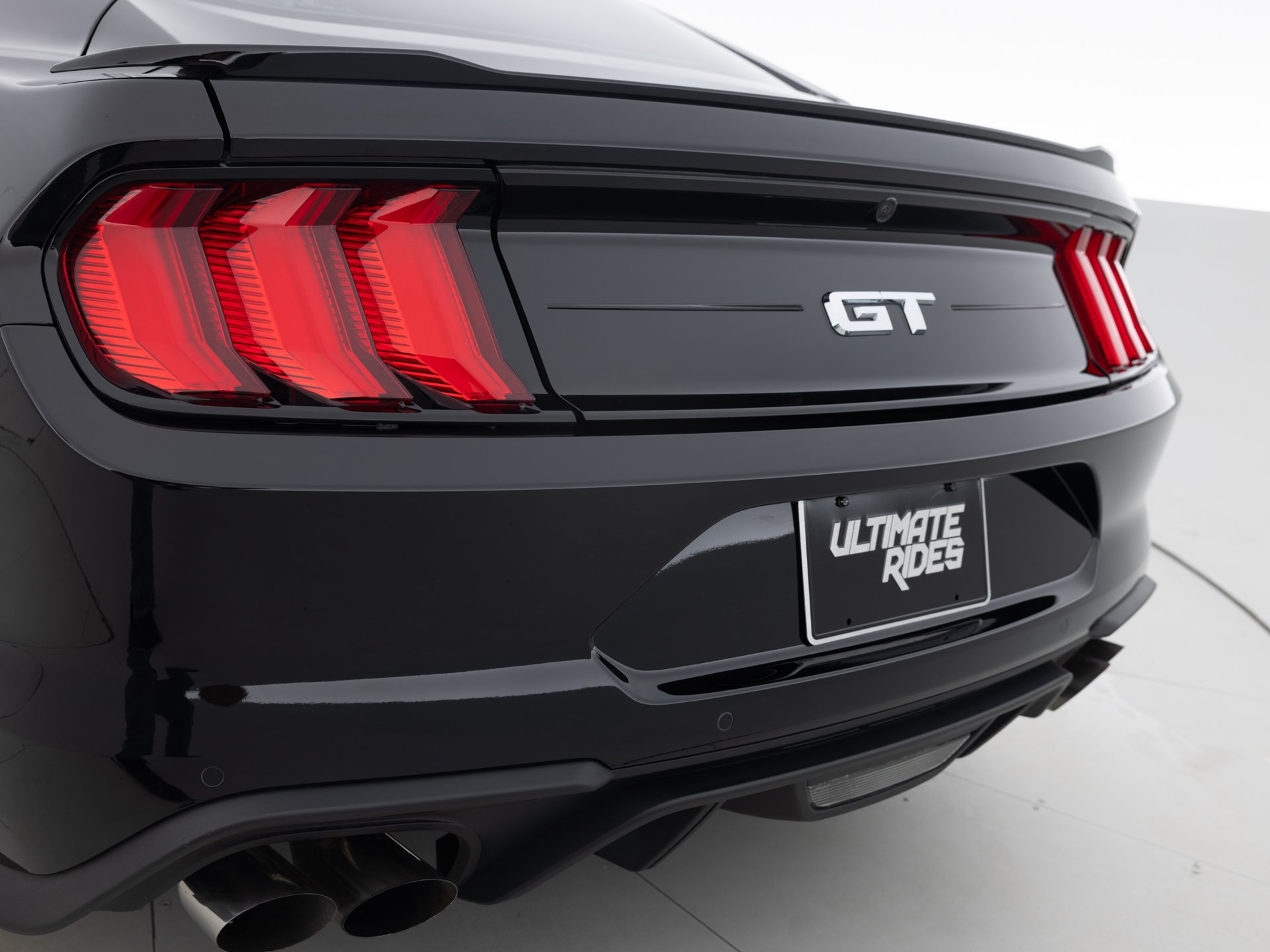 black ford mustang gt prem 8