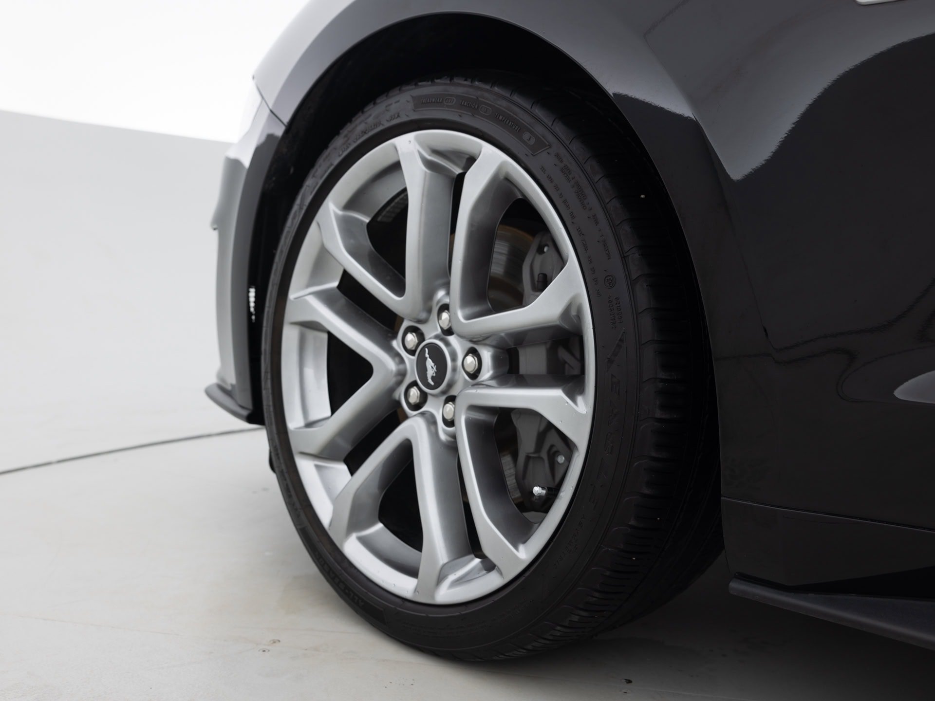 black ford mustang gt prem 9