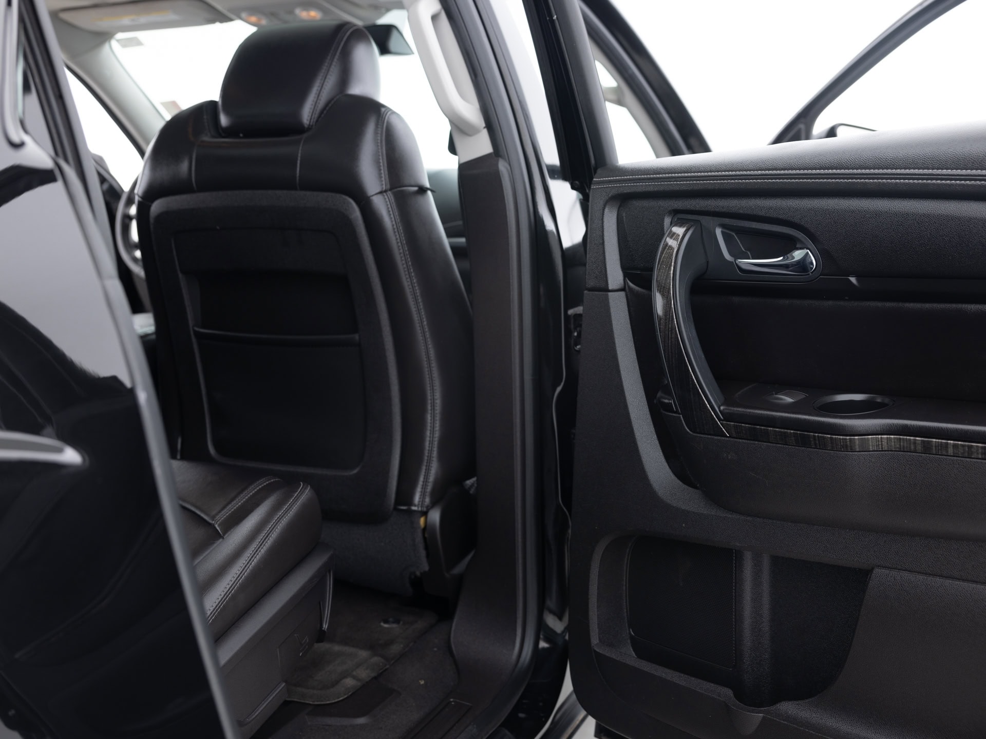 black gmc acadia 22