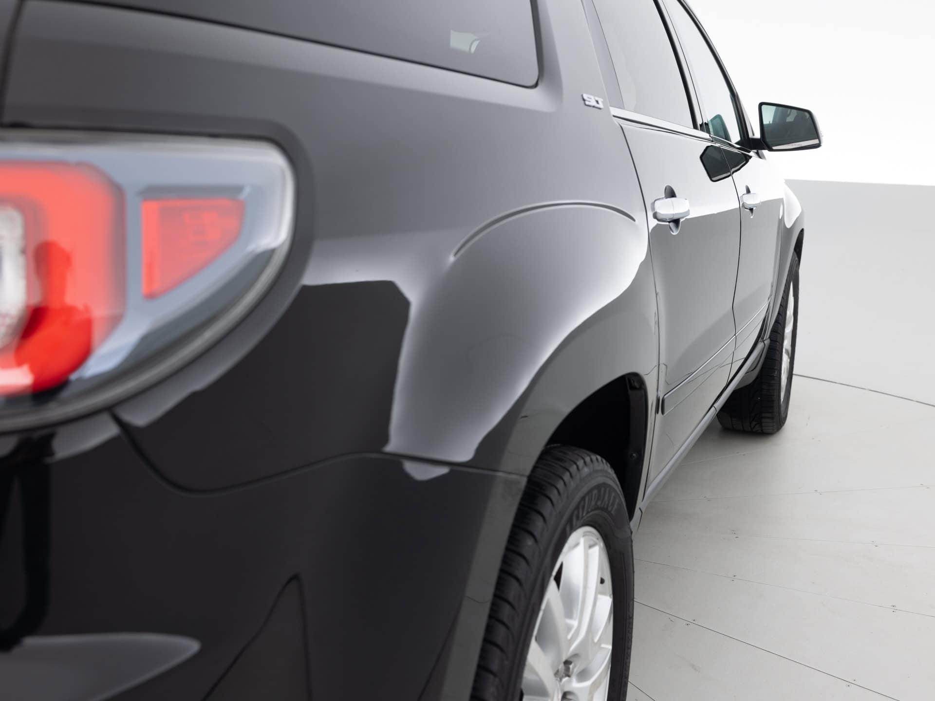 black gmc acadia 5