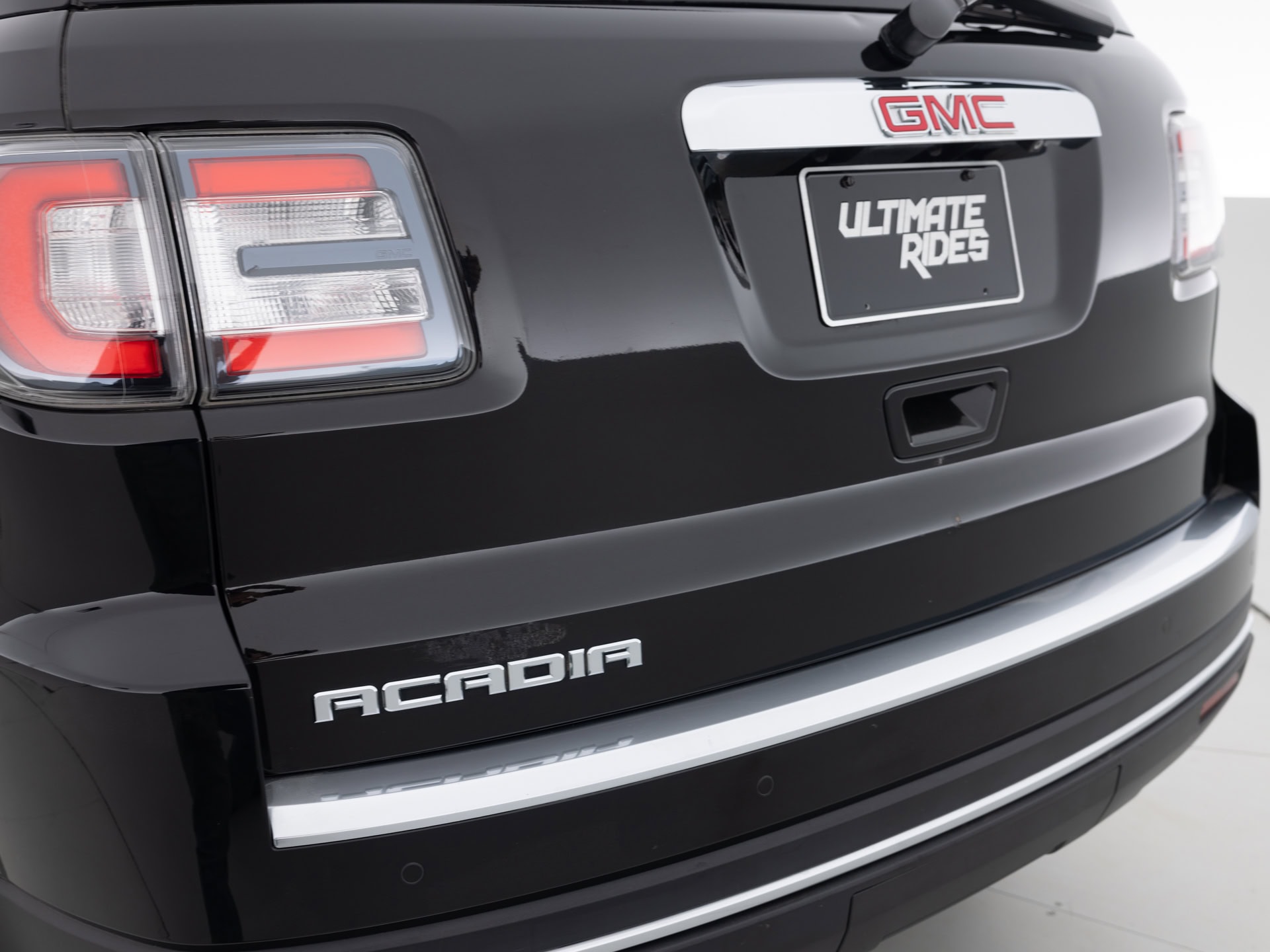 black gmc acadia 8