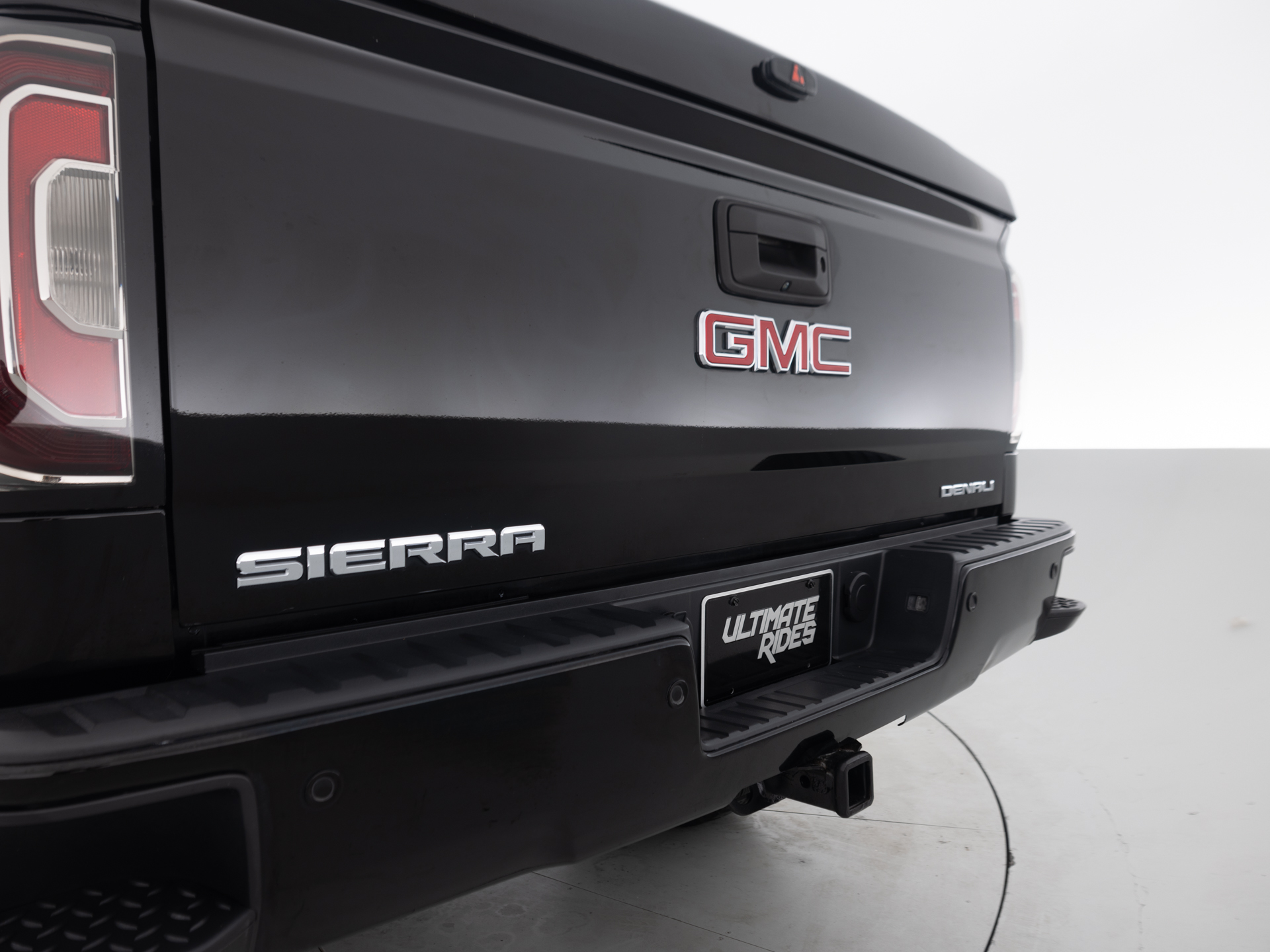 Used Black GMC Sierra-7 for Sale