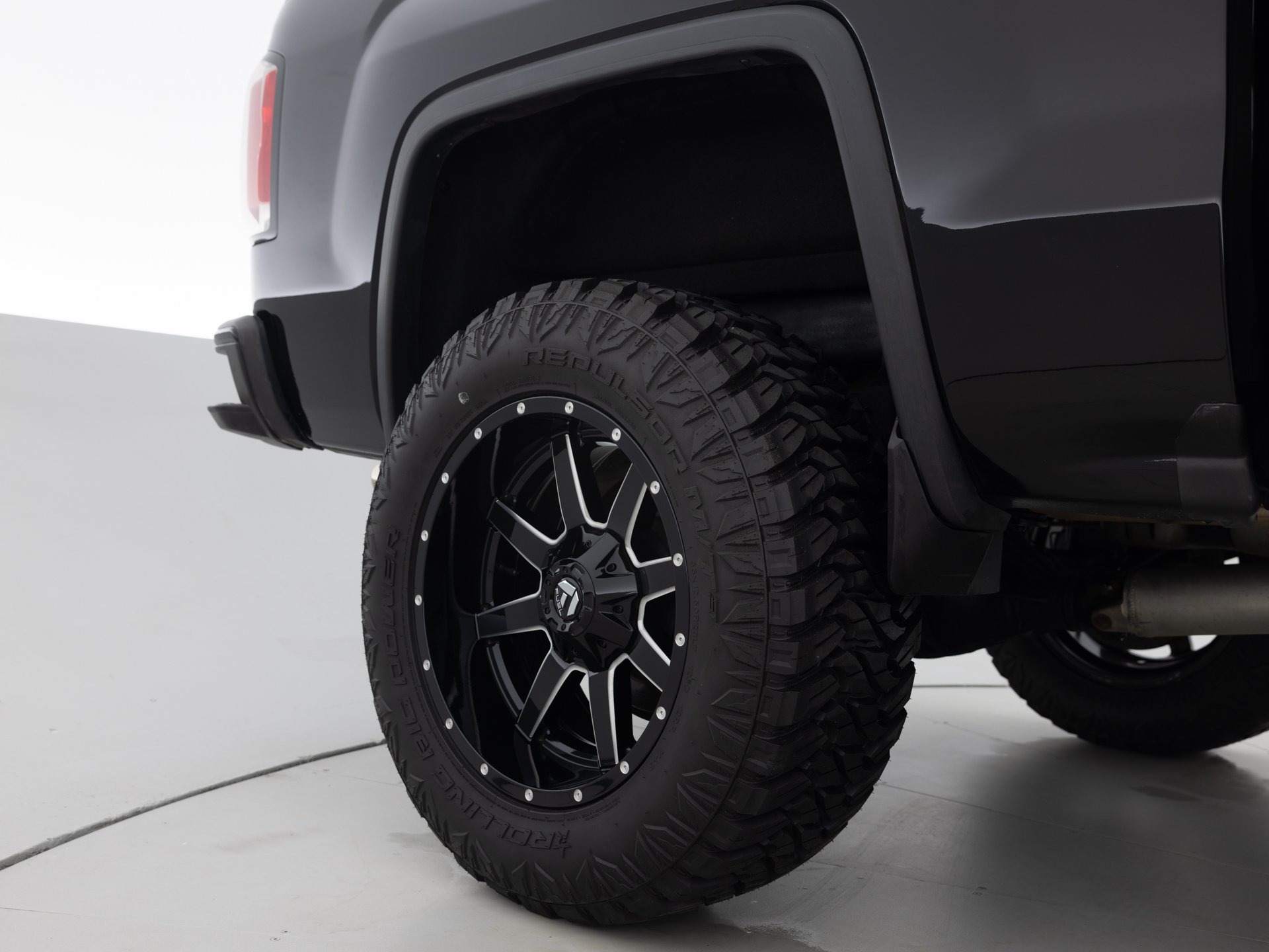black gmc sierra denali 11