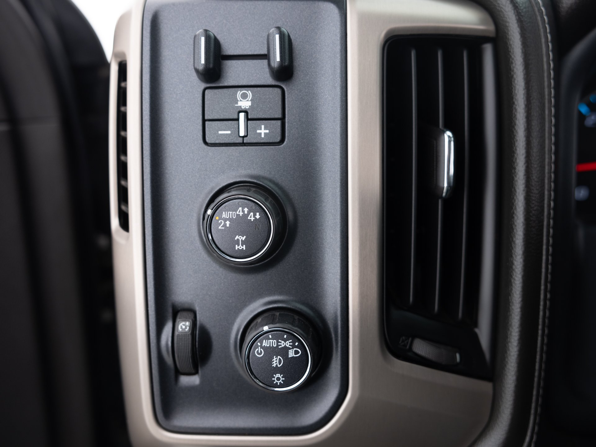 black gmc sierra denali 32