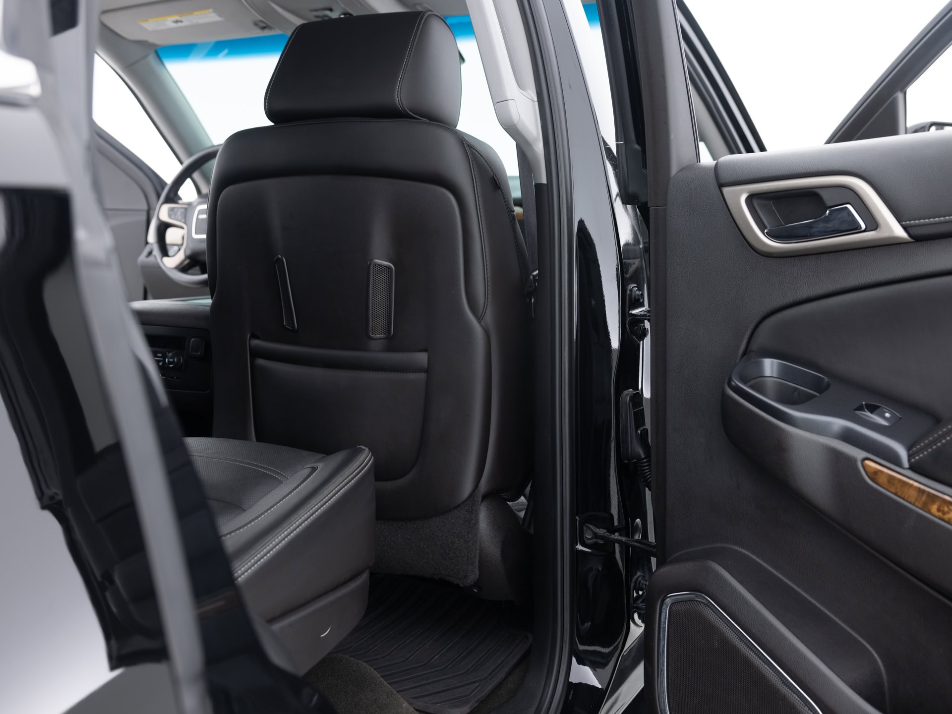 Used Black GMC Yukon Denali-26 for Sale