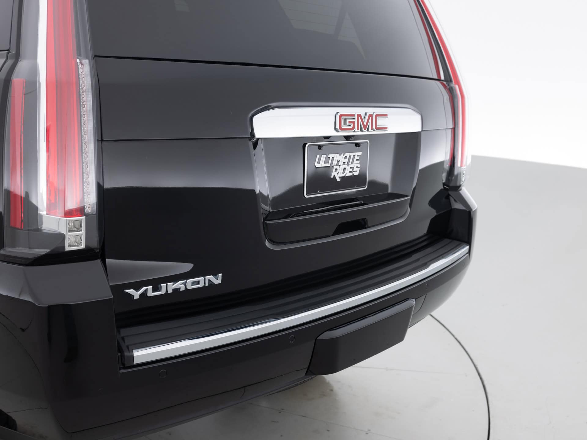 Used Black GMC Yukon Denali-8 for Sale