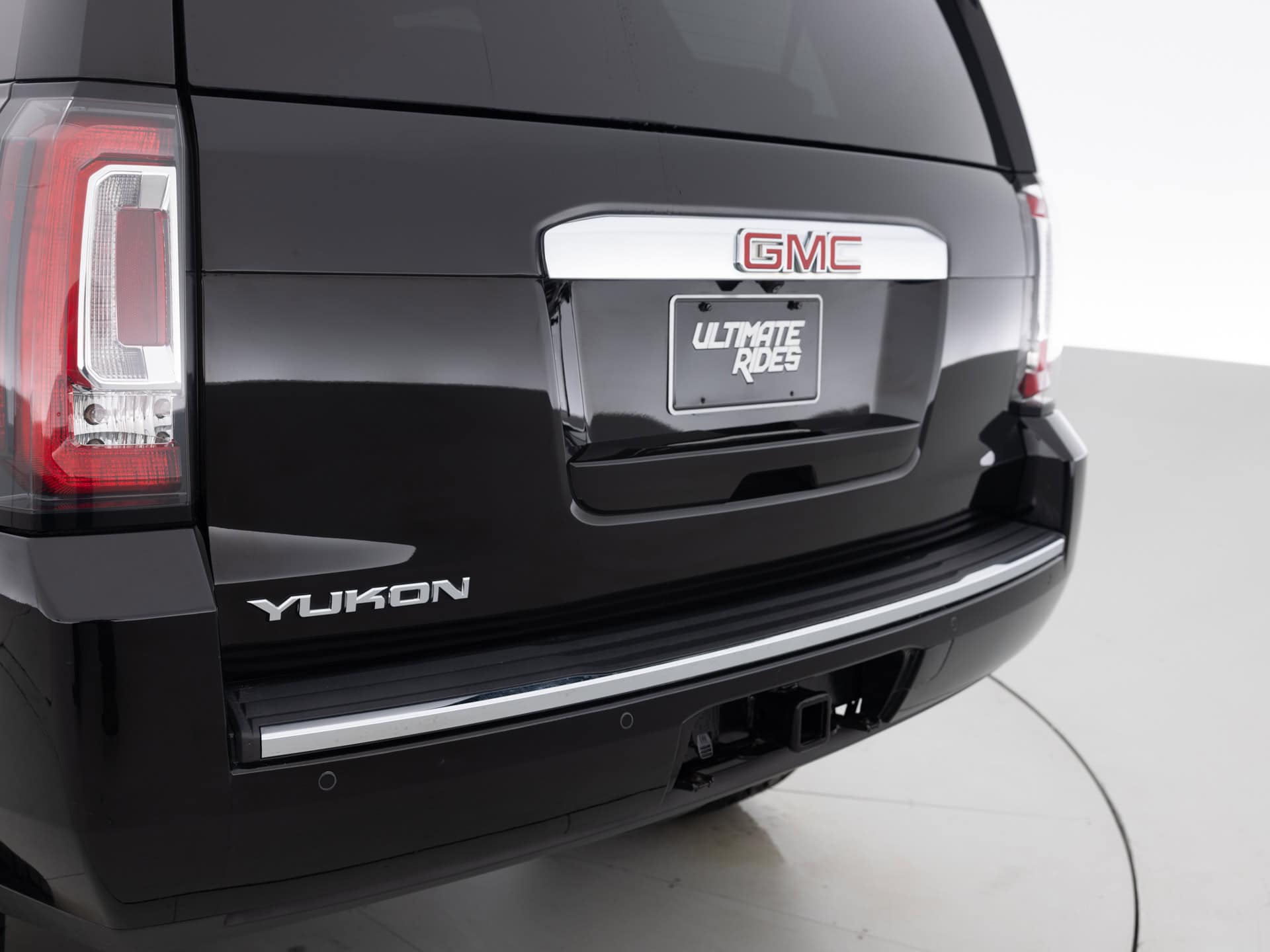 Used Black GMC Yukon Denali-8 for Sale