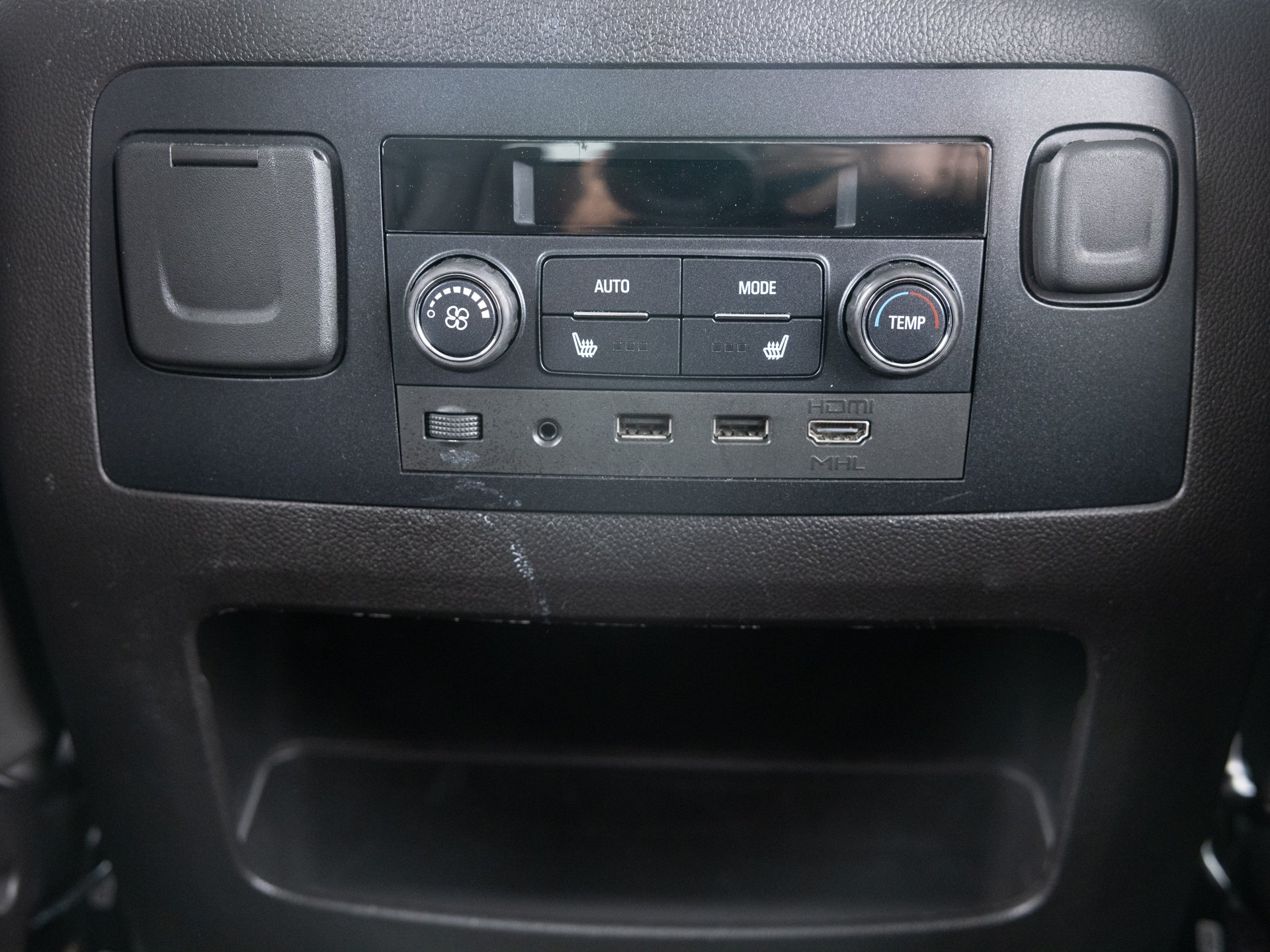 black gmc yukon slt 24