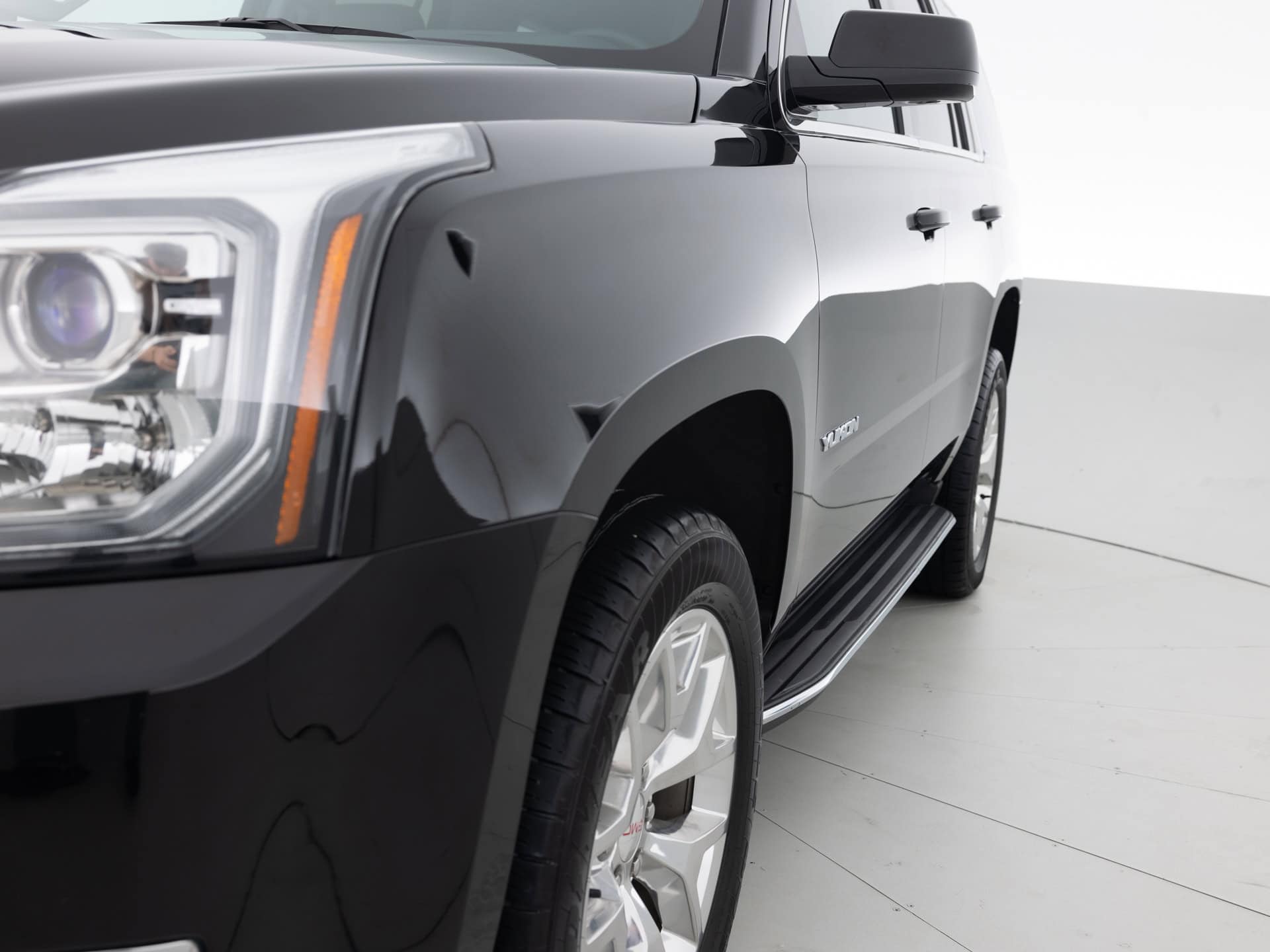 black gmc yukon slt 3