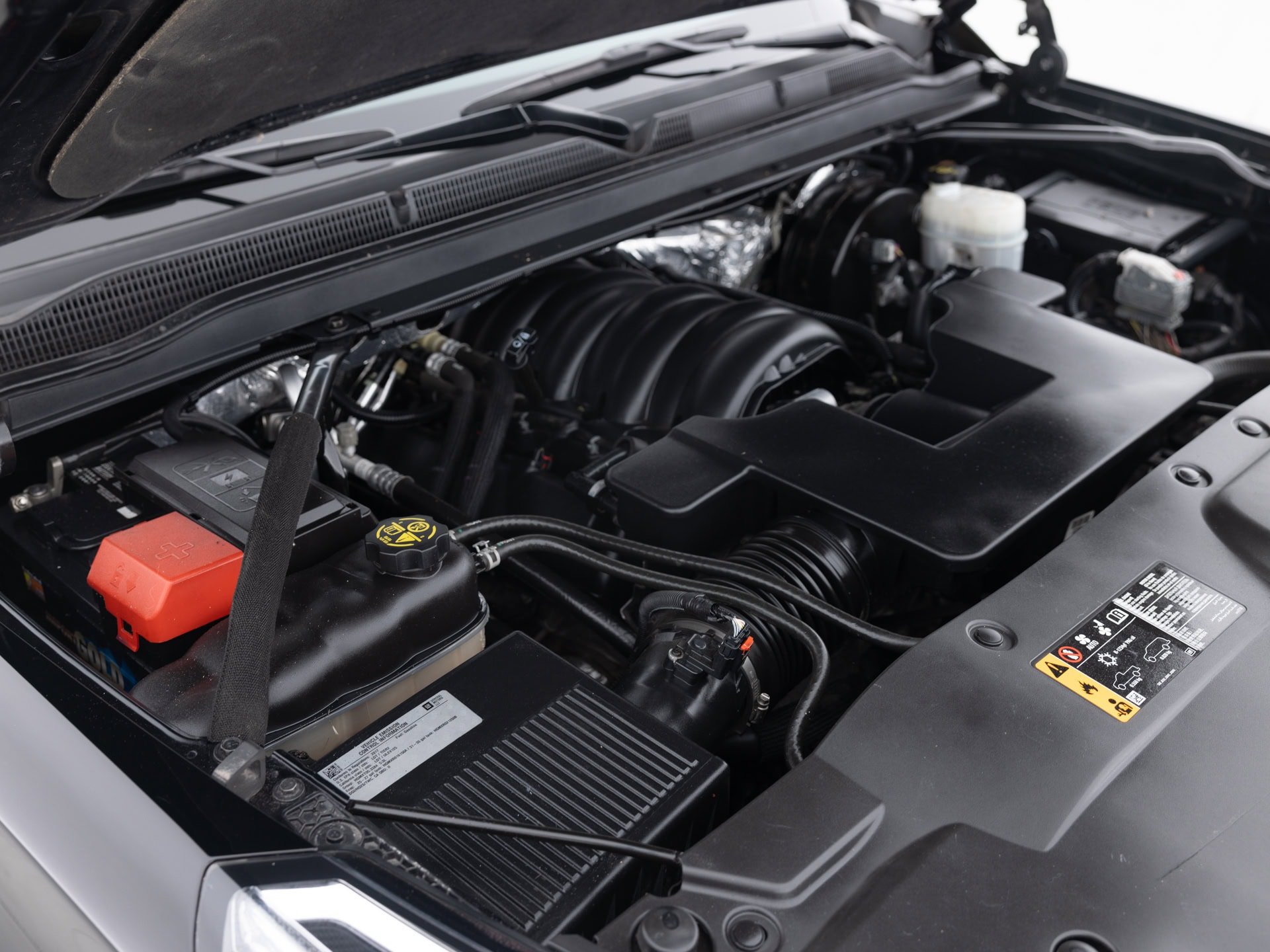 black gmc yukon slt 34