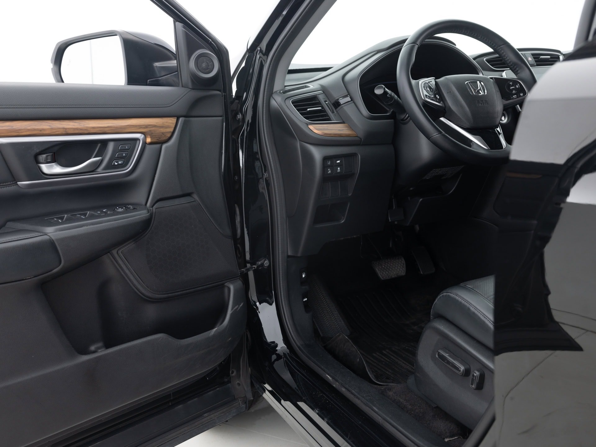 black honda crv 16