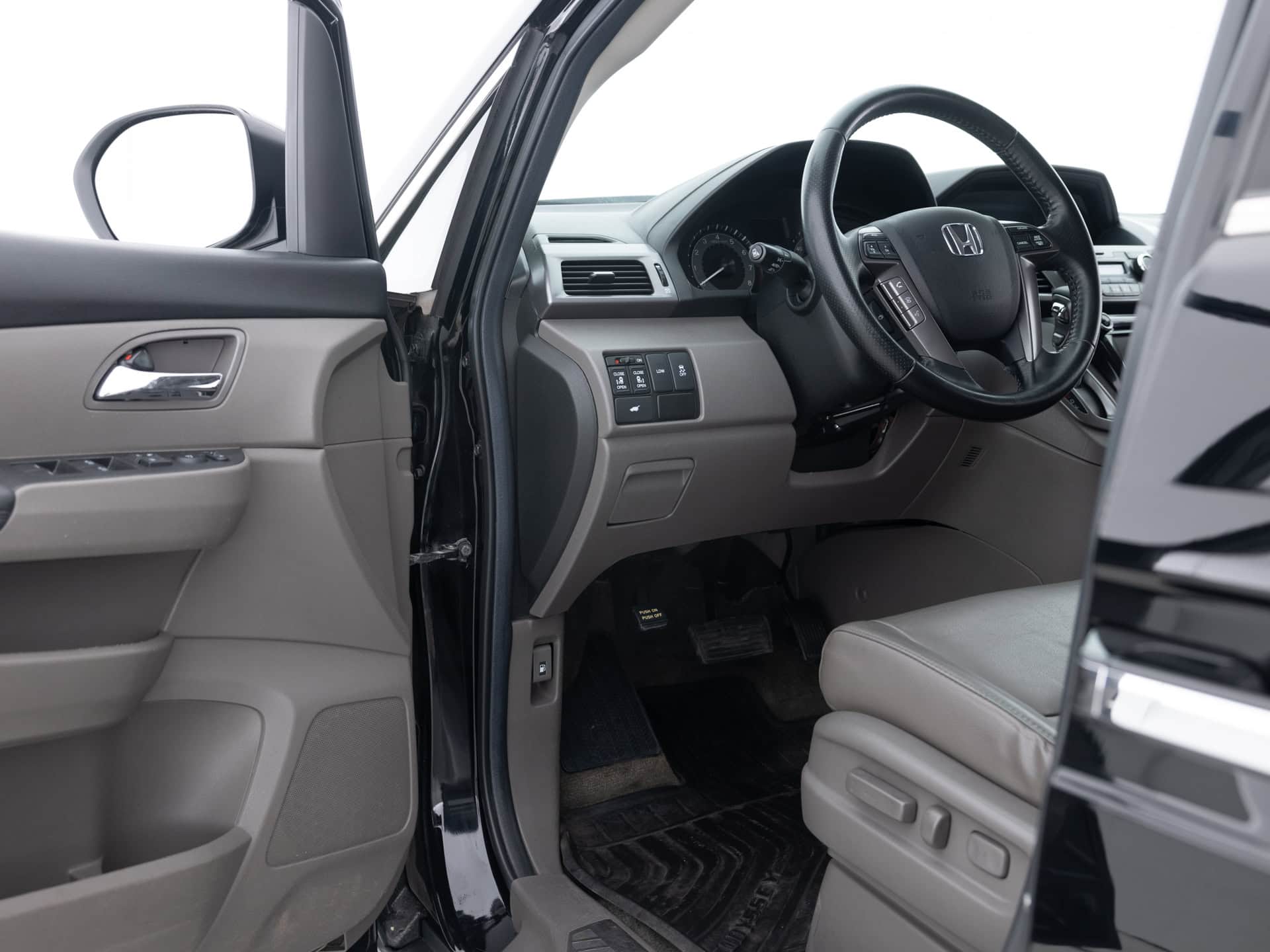 black honda odyssey ex l 16