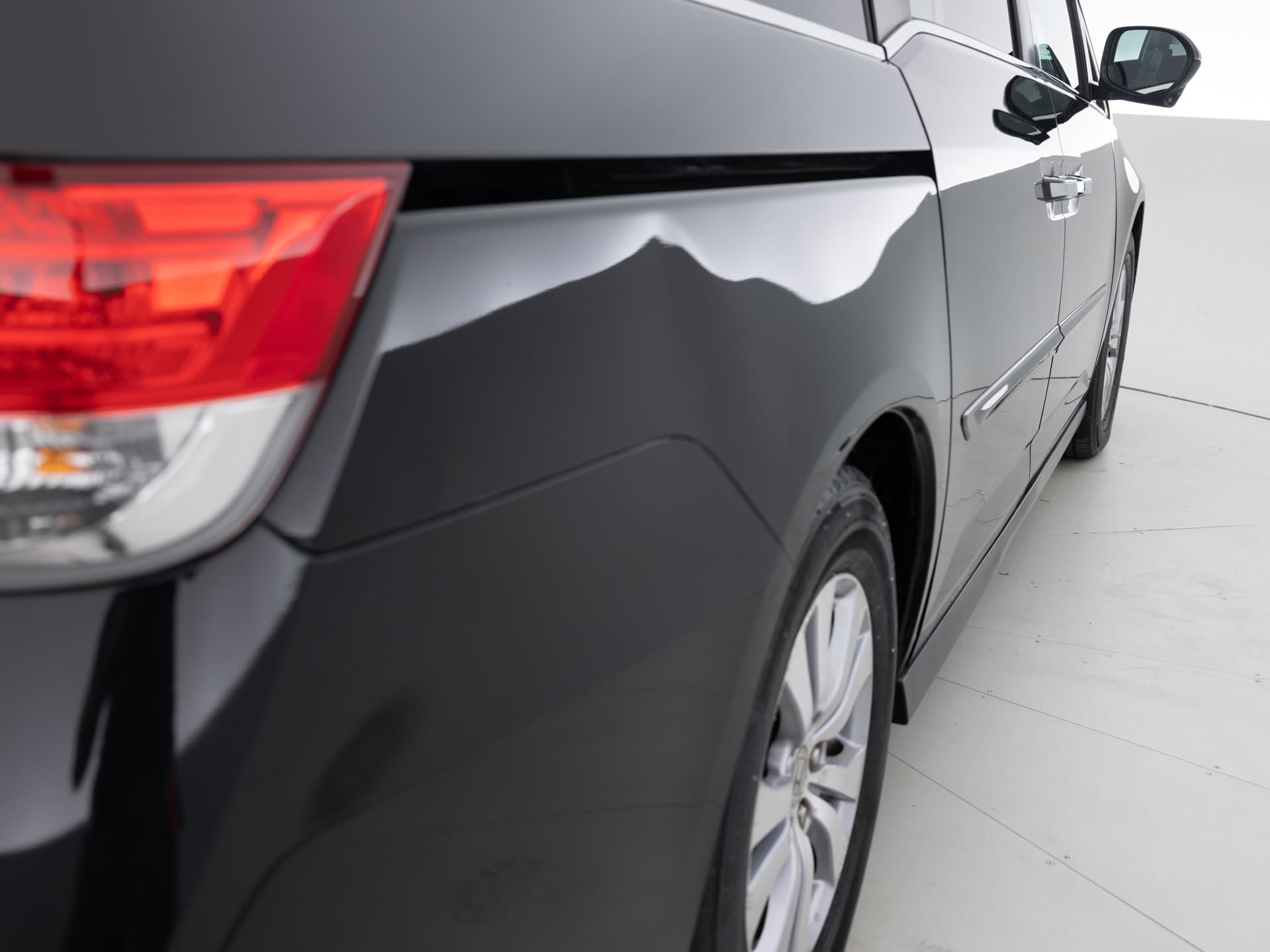 black honda odyssey ex l 5