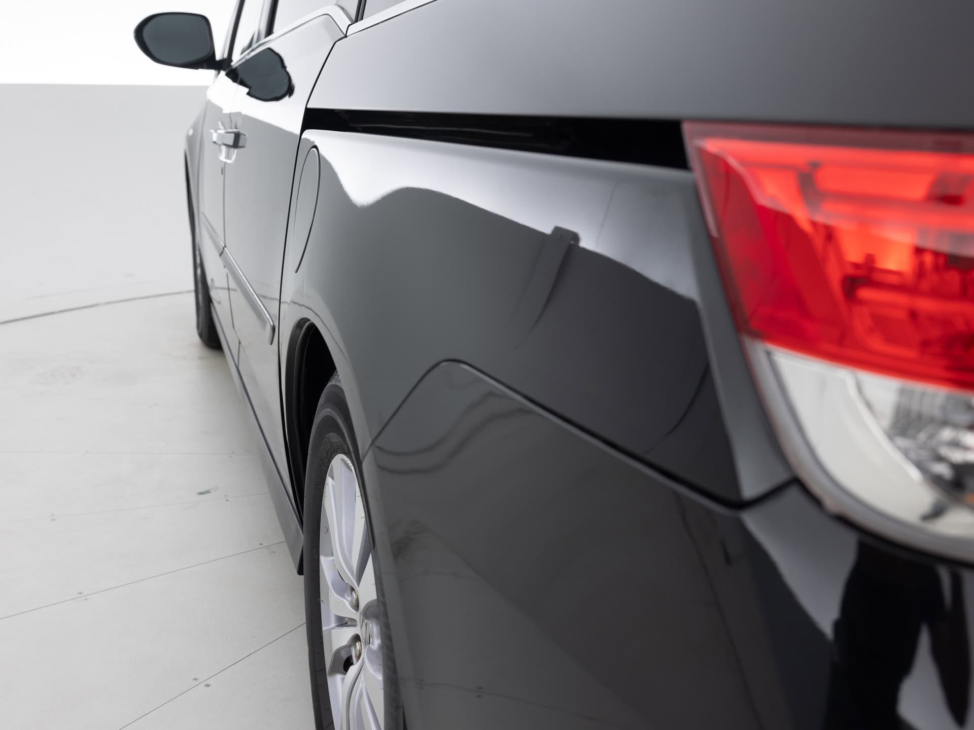 black honda odyssey ex l 6