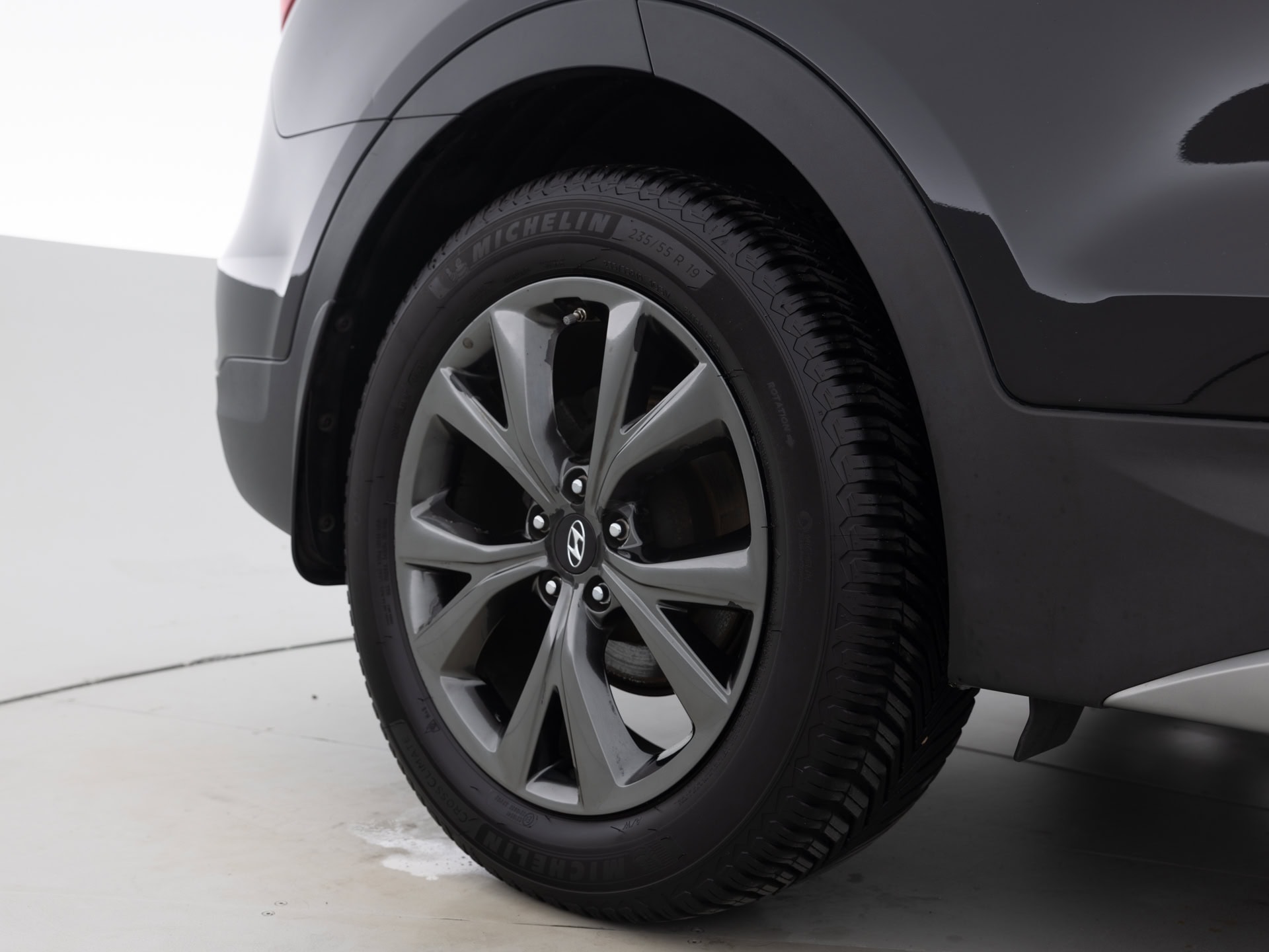 Used Black Hyundai Santa Fe-11 for Sale