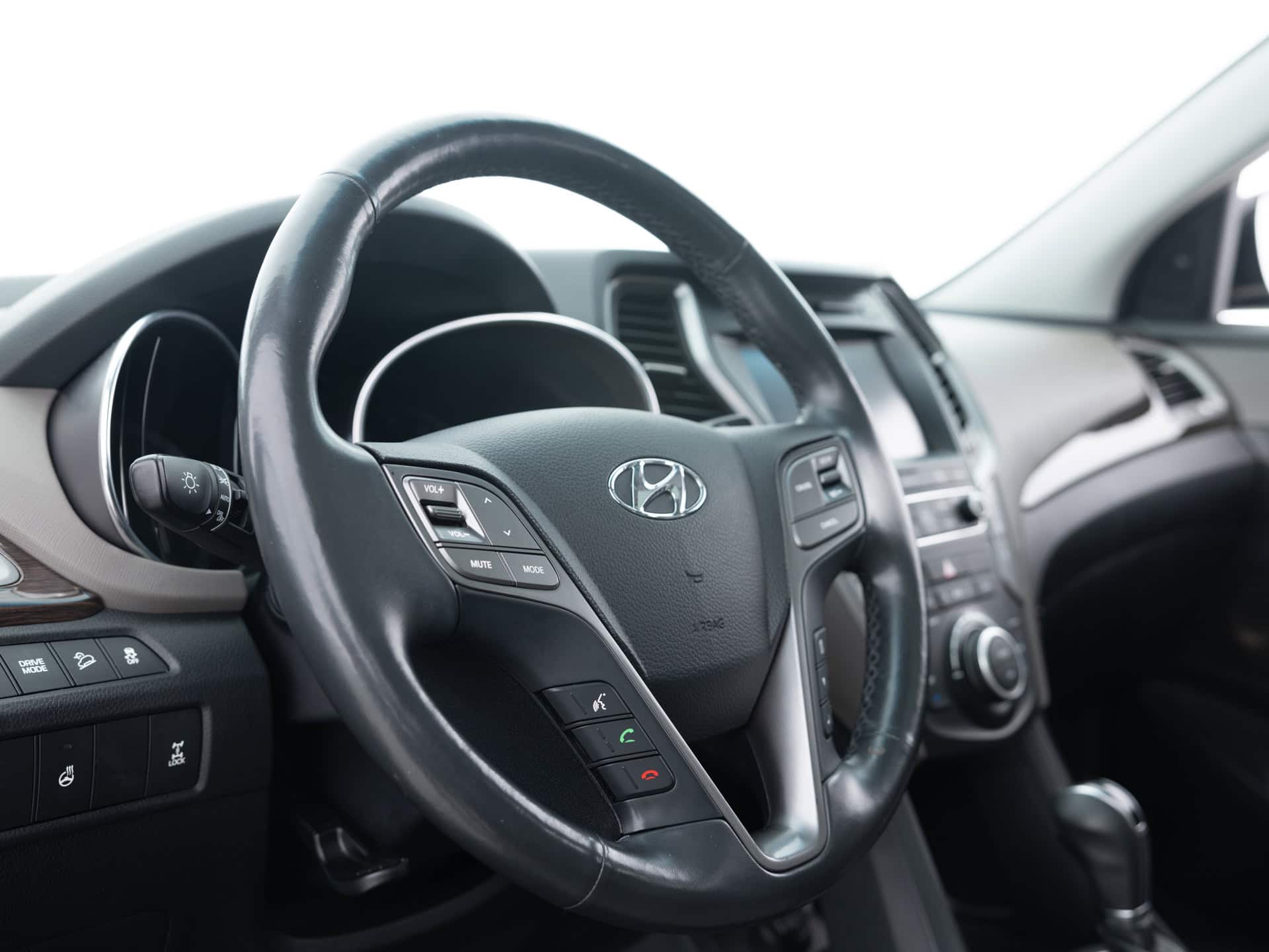 Used Black Hyundai Santa Fe-15 for Sale