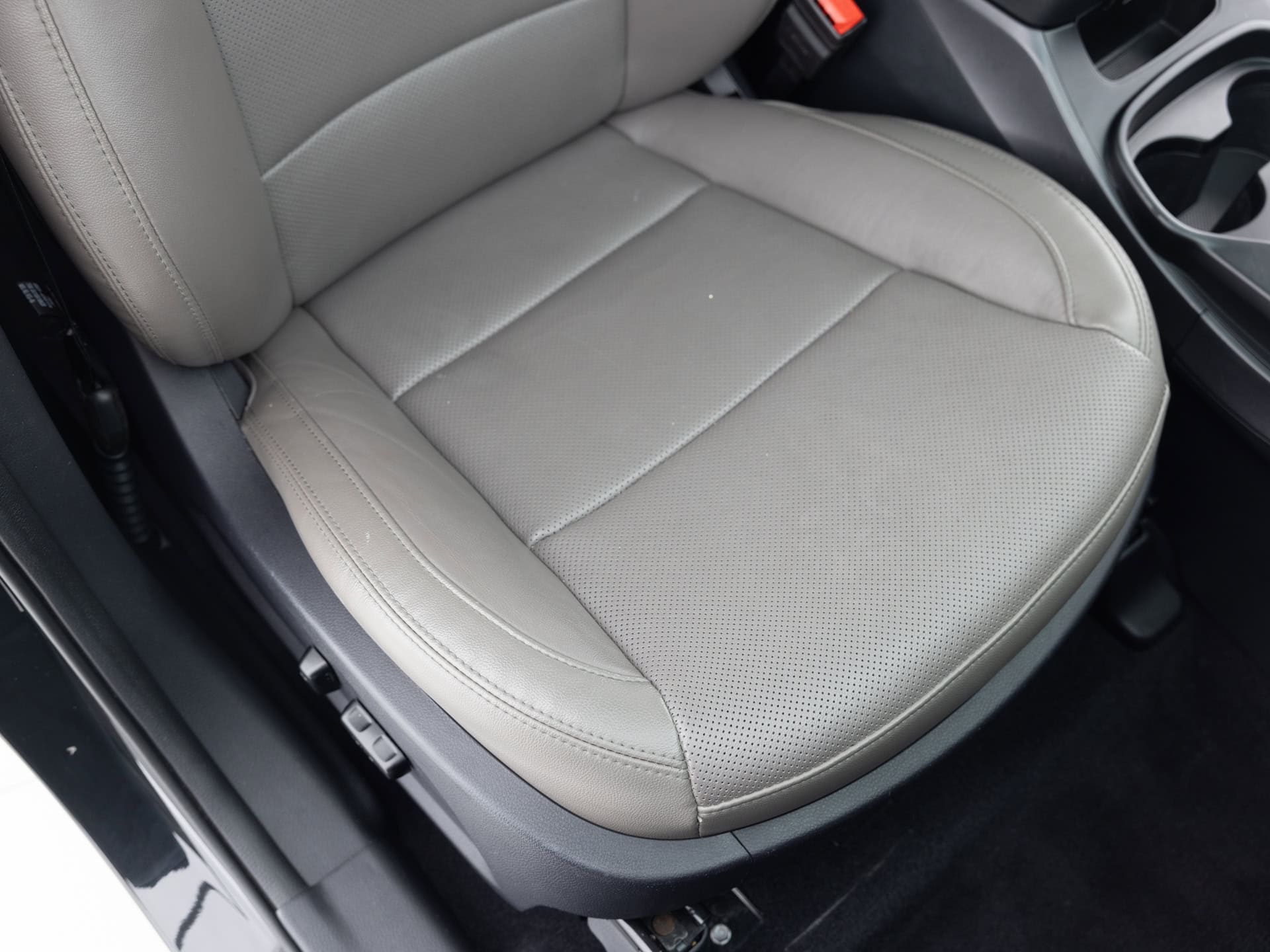 Used Black Hyundai Santa Fe-17 for Sale