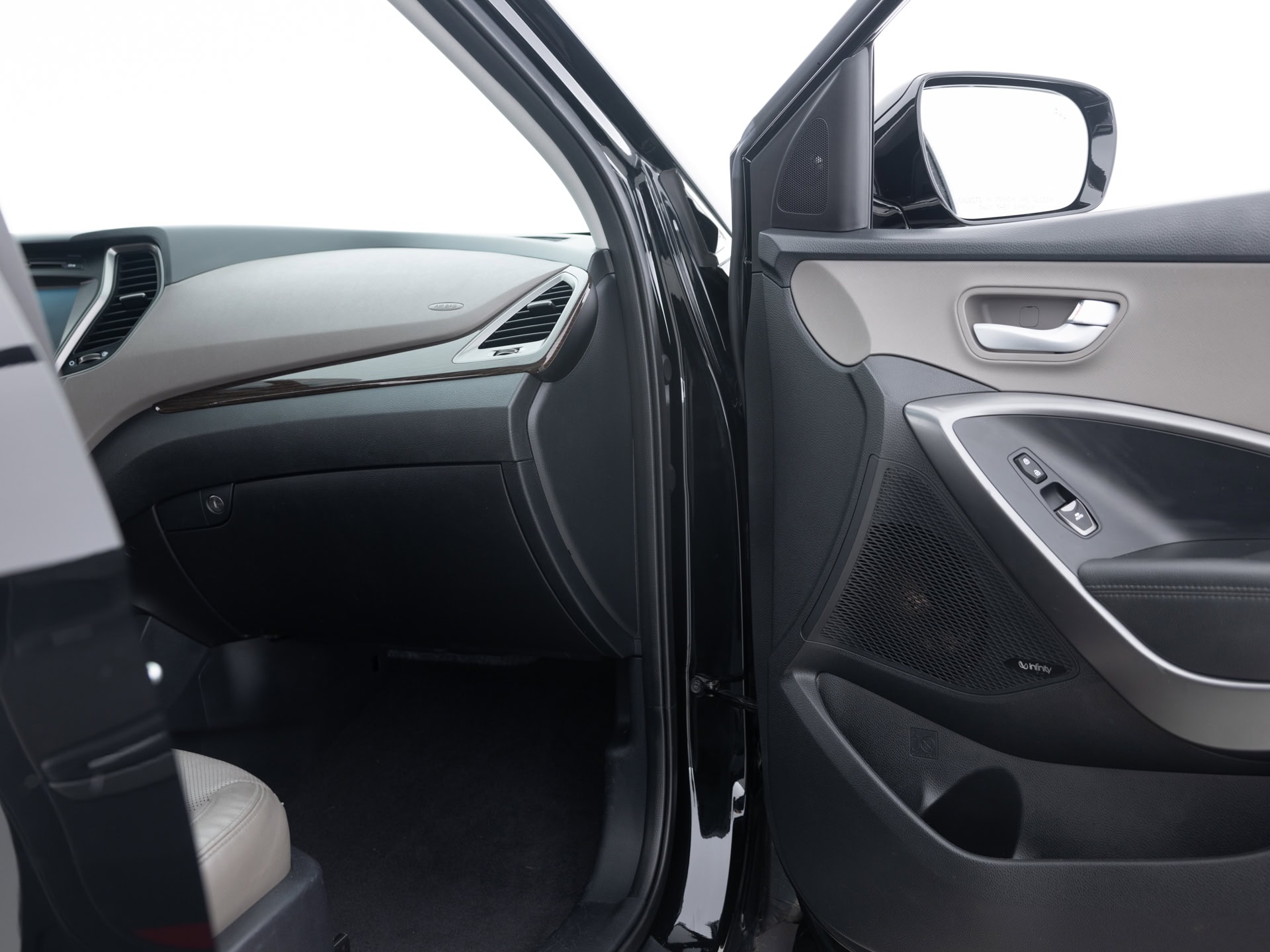 Used Black Hyundai Santa Fe-20 for Sale