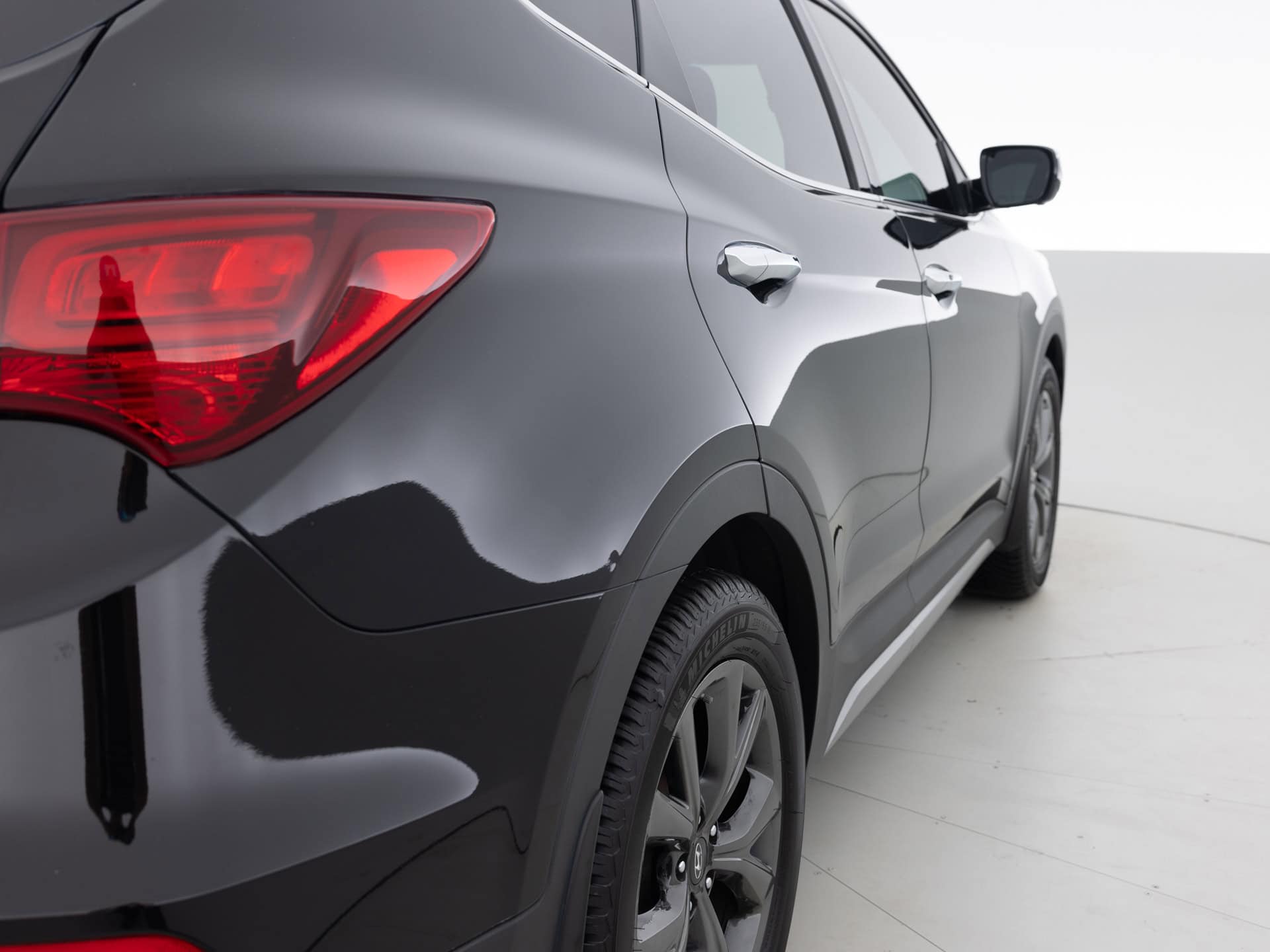 Used Black Hyundai Santa Fe-3 for Sale