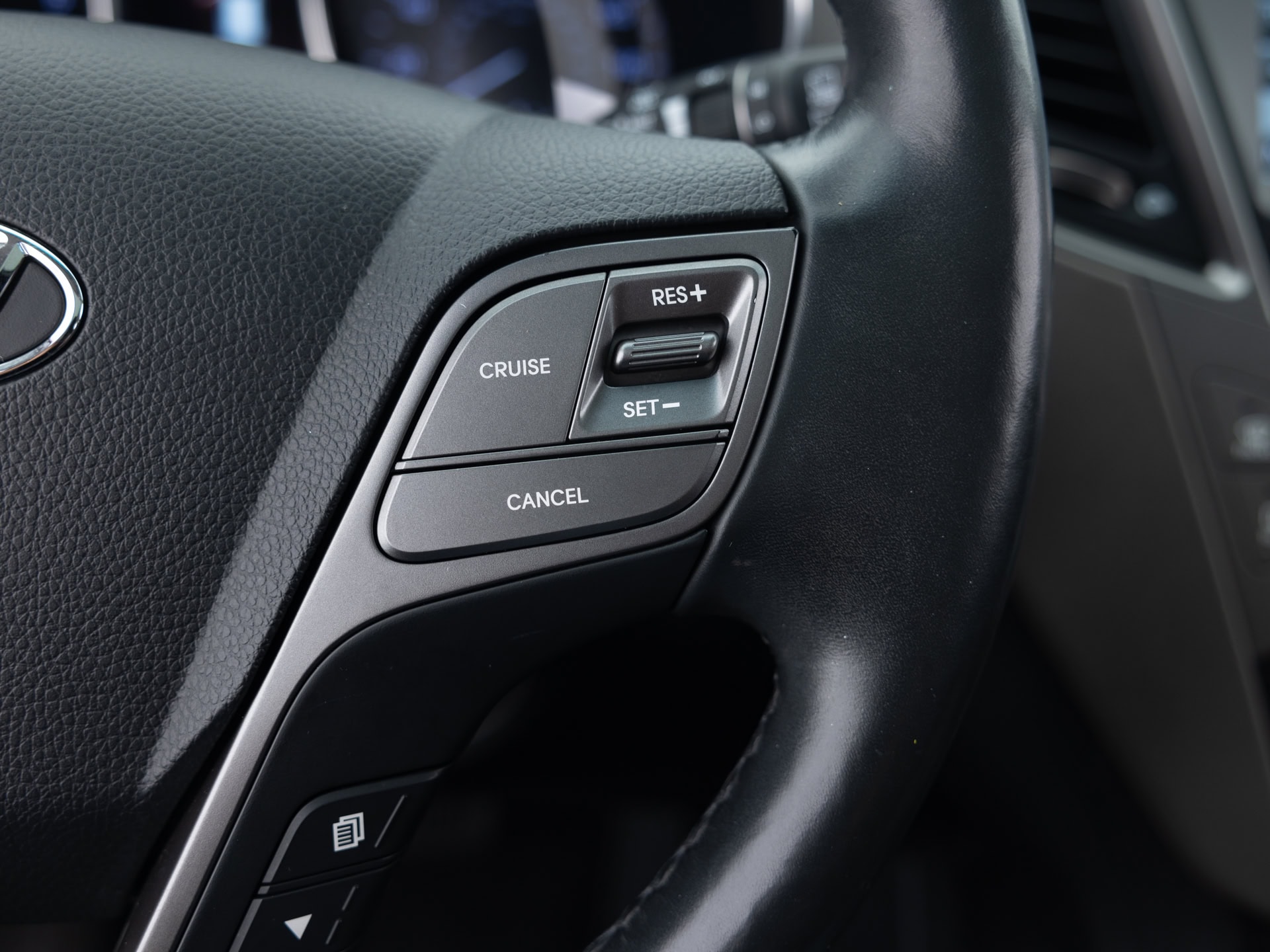 Used Black Hyundai Santa Fe-31 for Sale