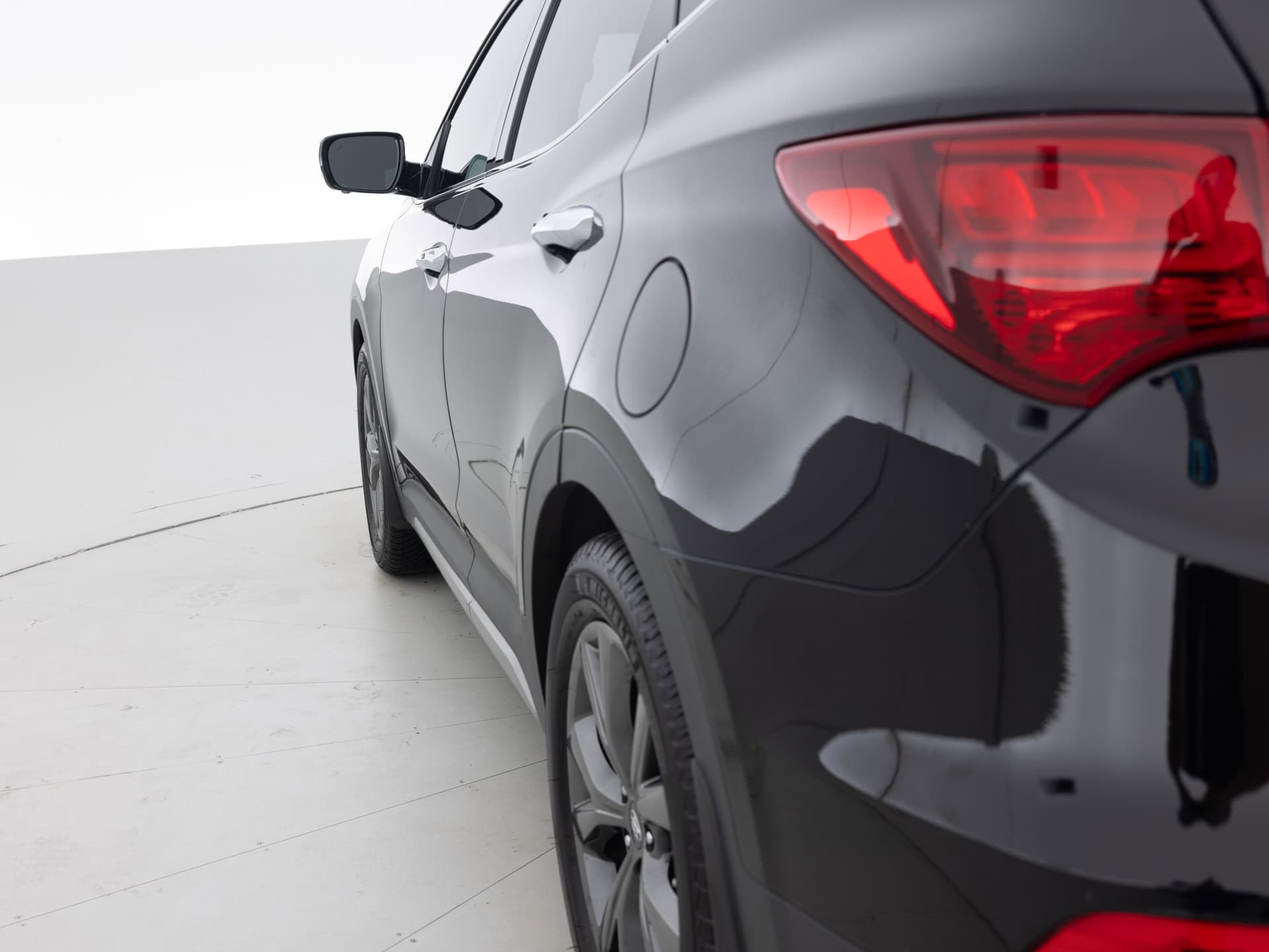 Used Black Hyundai Santa Fe-4 for Sale