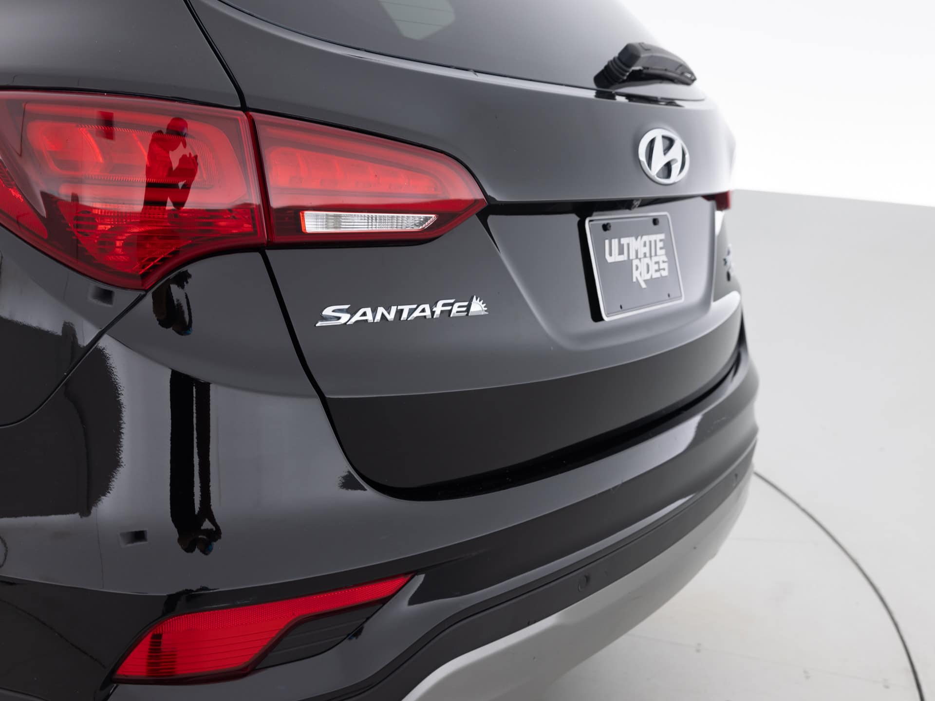 Used Black Hyundai Santa Fe-6 for Sale