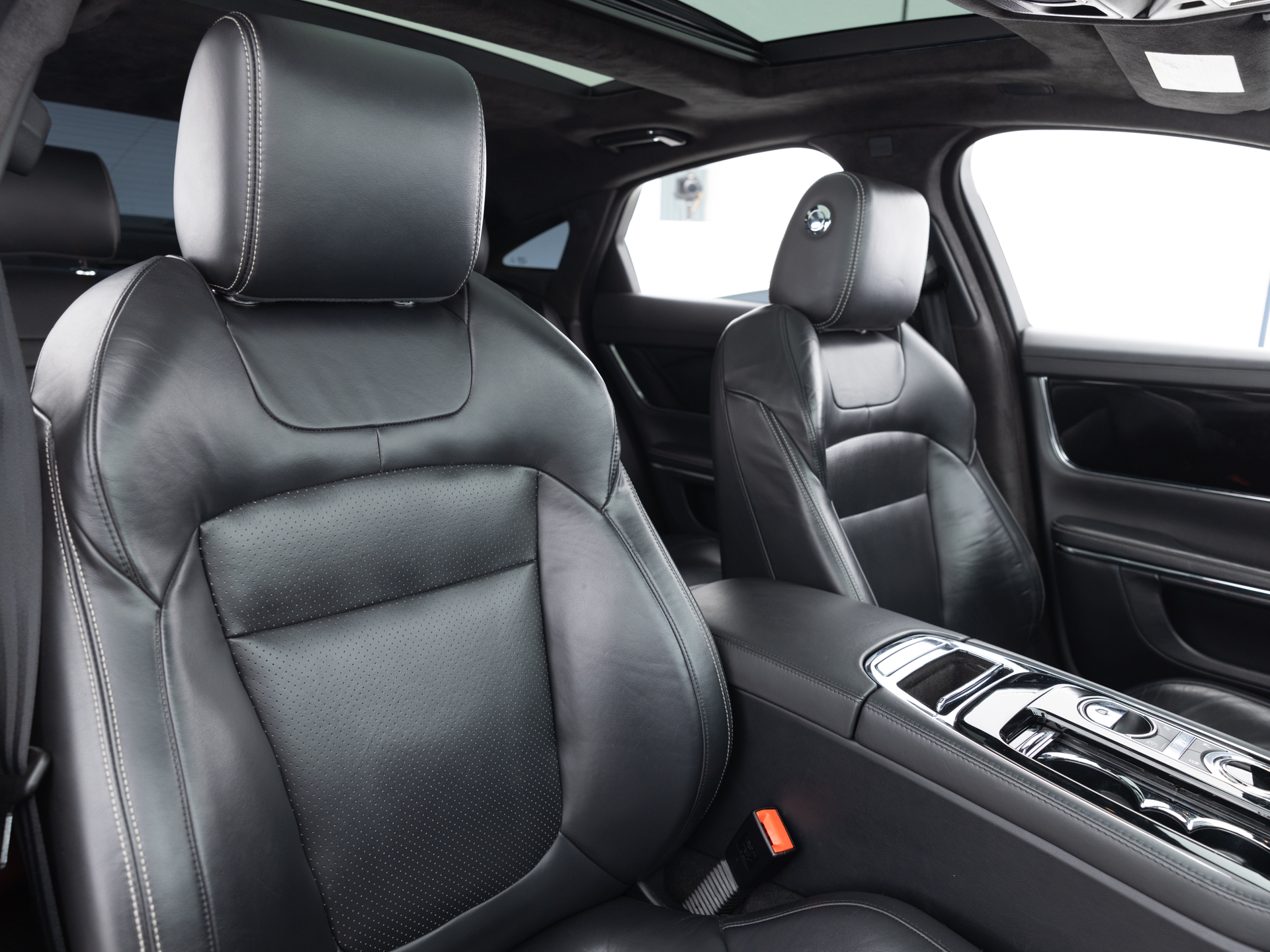 Used Black Jaguar XJ-18 for Sale
