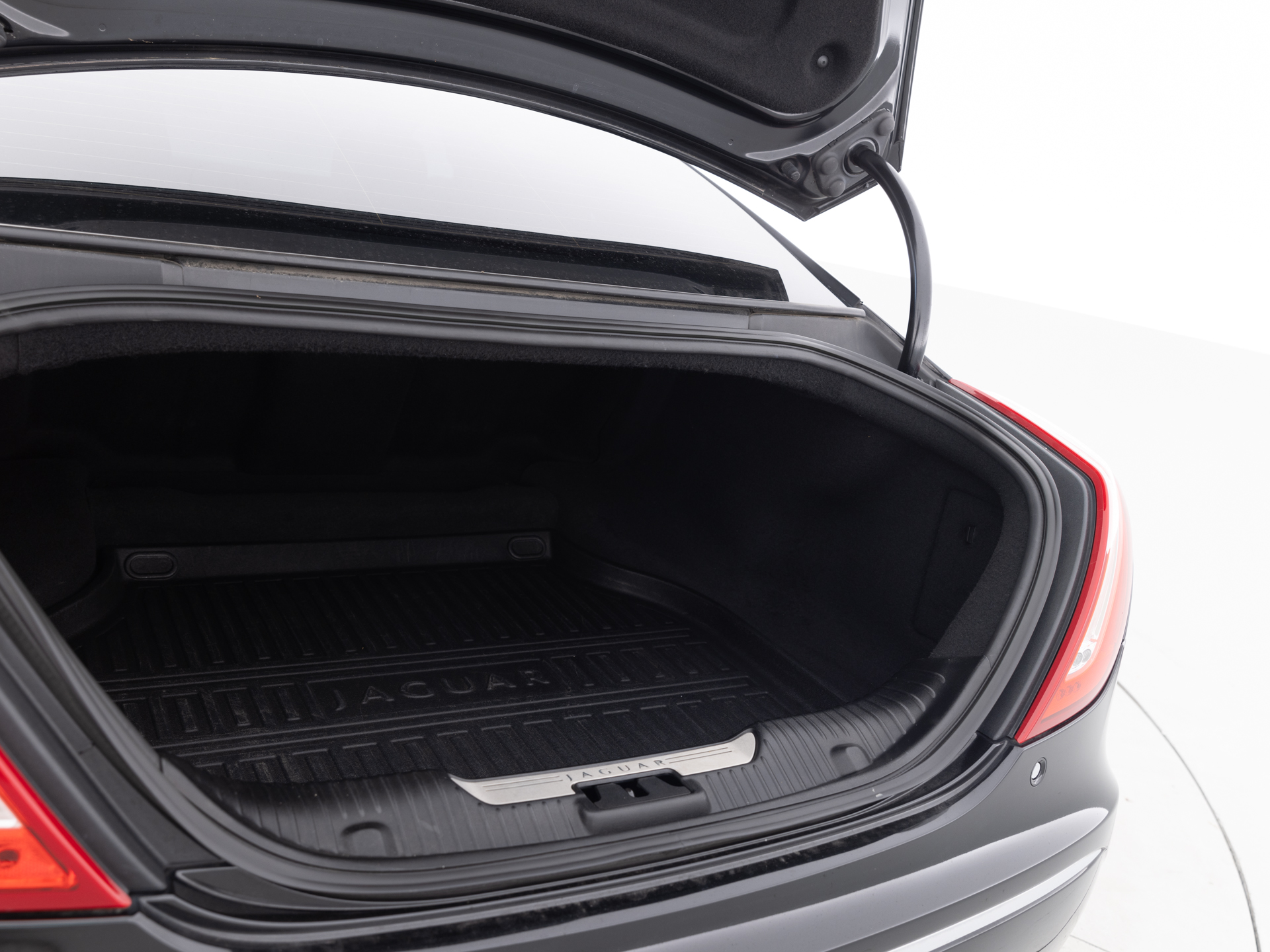Used Black Jaguar XJ-32 for Sale