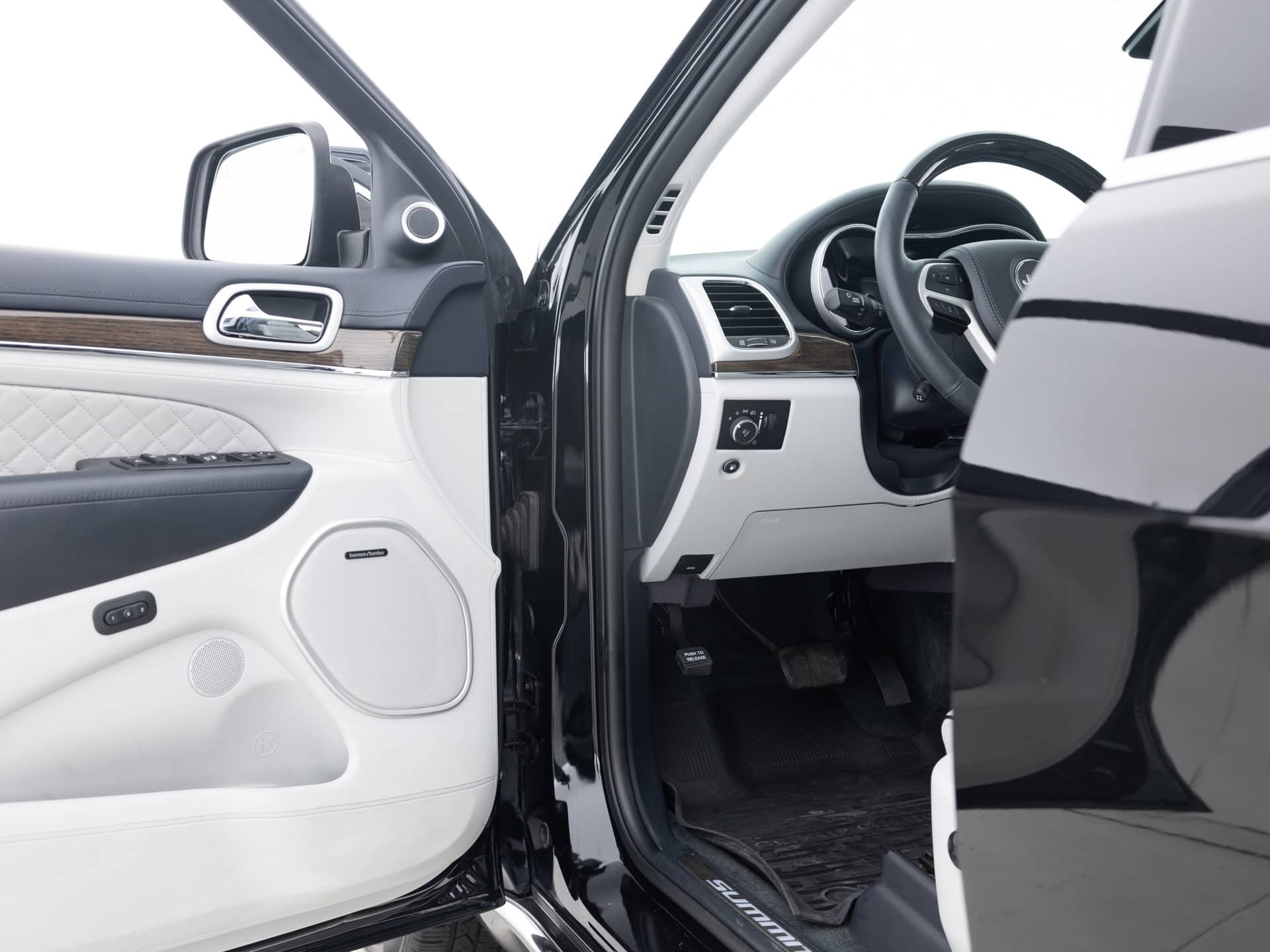 Used Black Jeep Cherokkee Summit_-16 for Sale