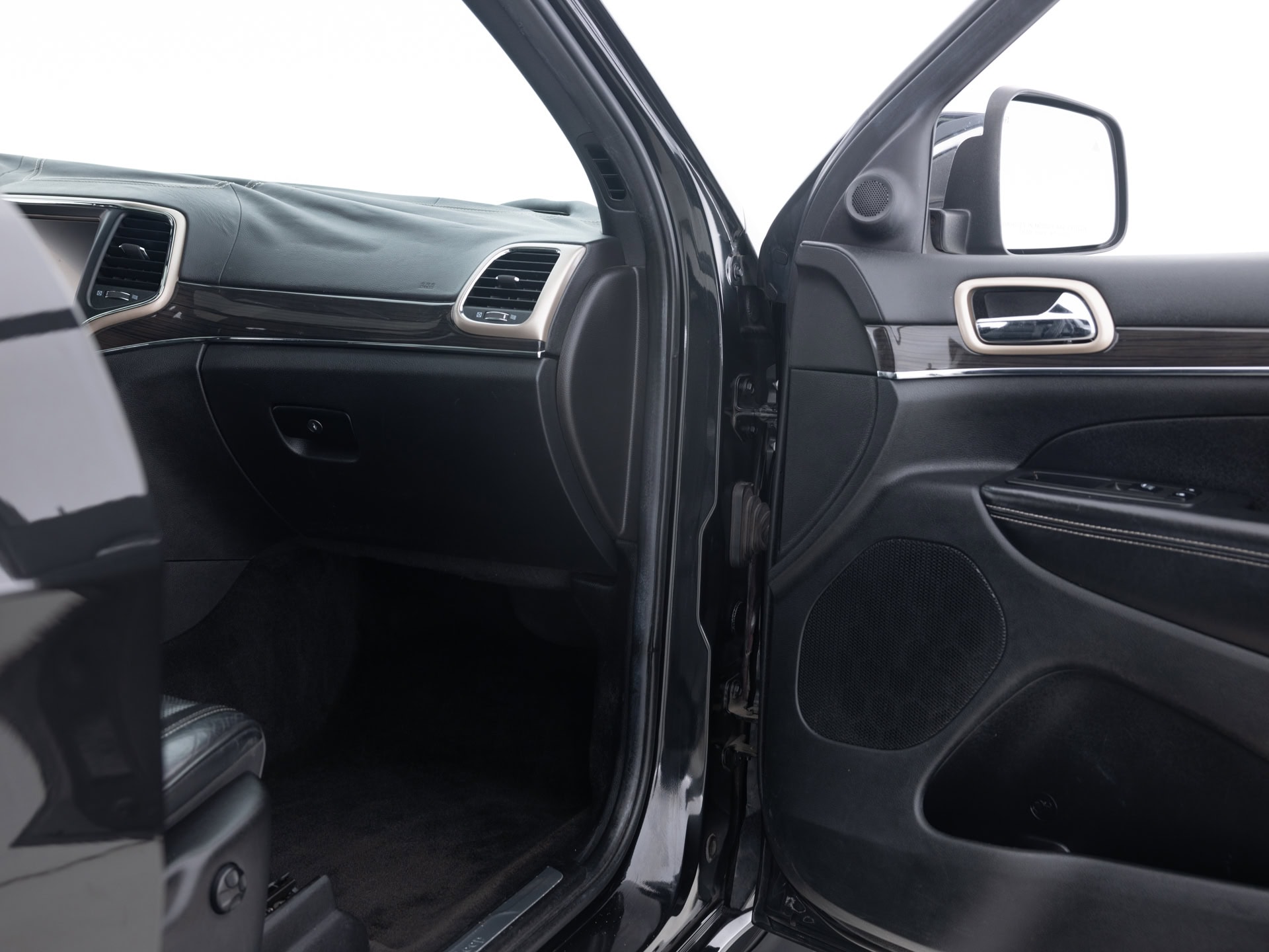 Used Black Jeep Grand Cherokee-20 for Sale