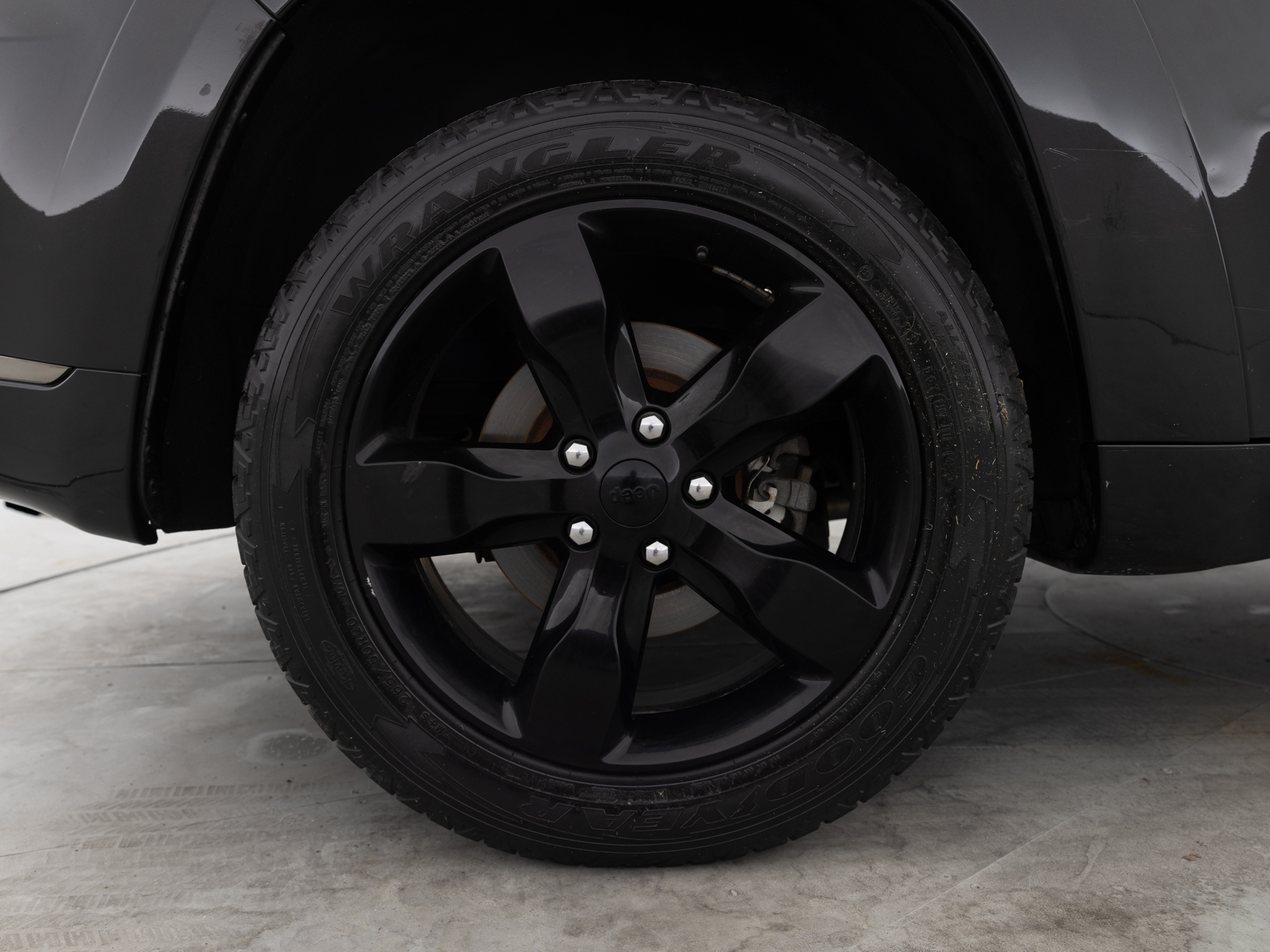 Used Black Jeep Grand Cherokee Altitude-12 for Sale